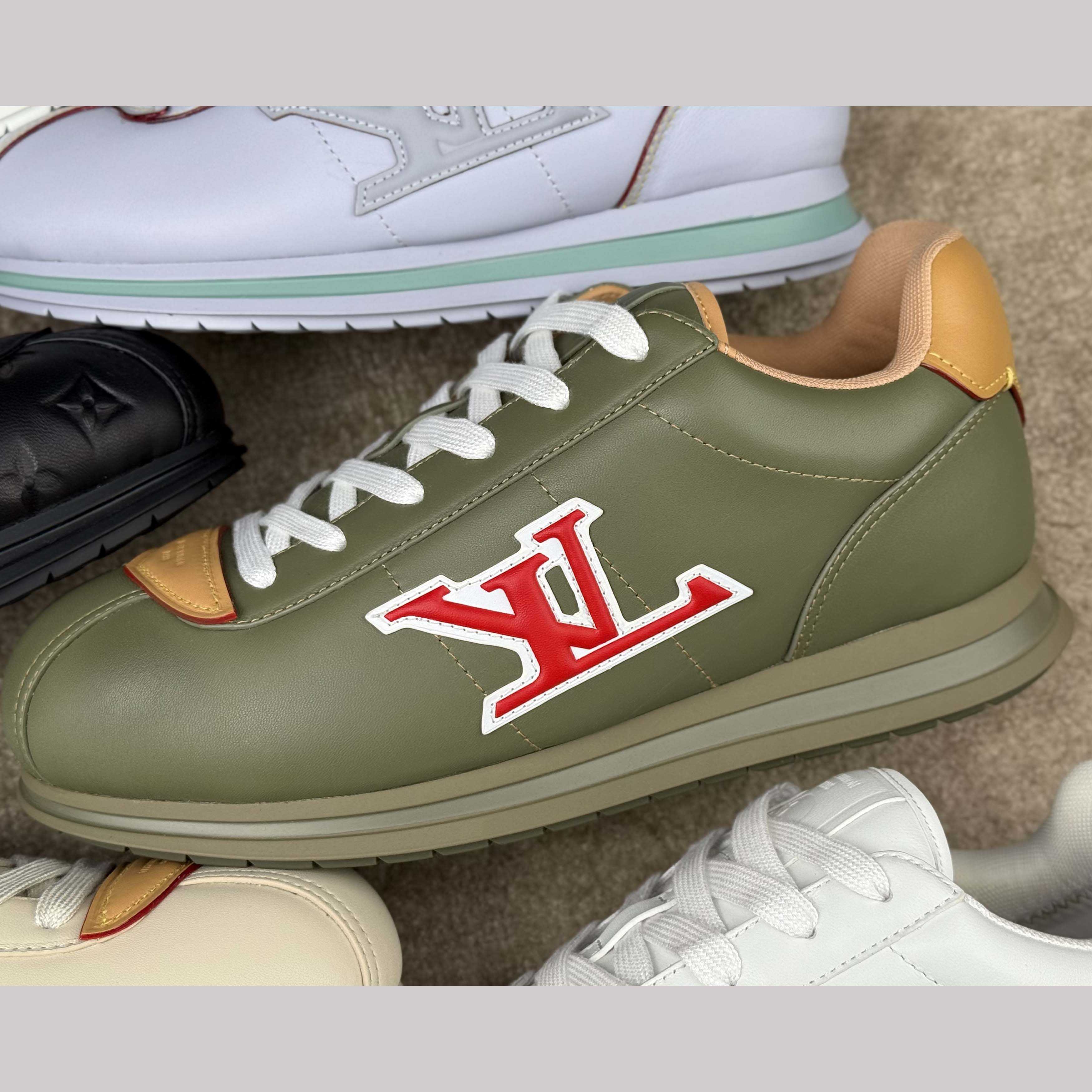Louis Vuitton LV BUTTERSOFT Sneaker    1AIKHL - EUR FASHION