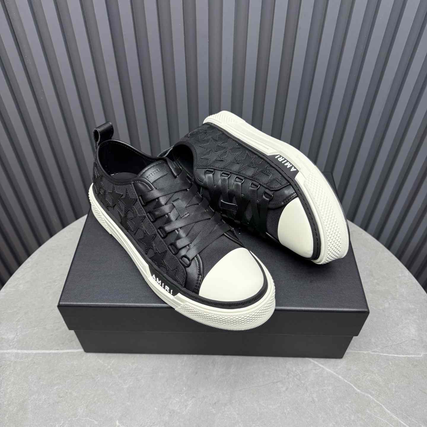 Amiri Stars Low Sneakers - EUR FASHION