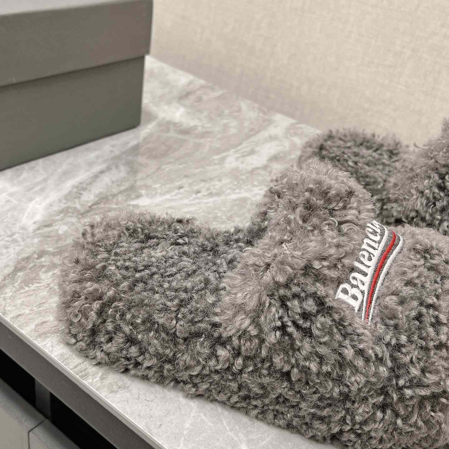 Balenciaga Furry Slide Sandals - EUR FASHION