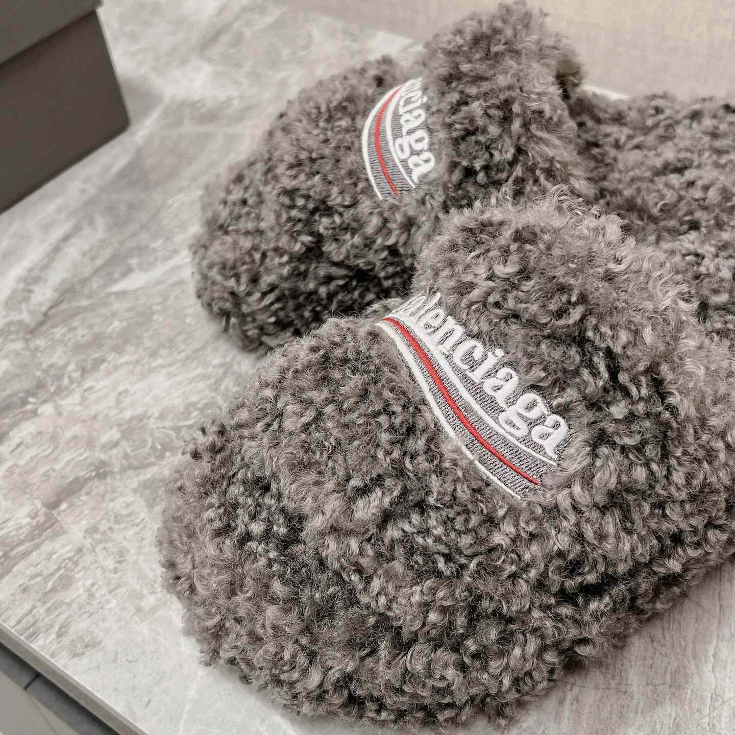 Balenciaga Furry Slide Sandals - EUR FASHION