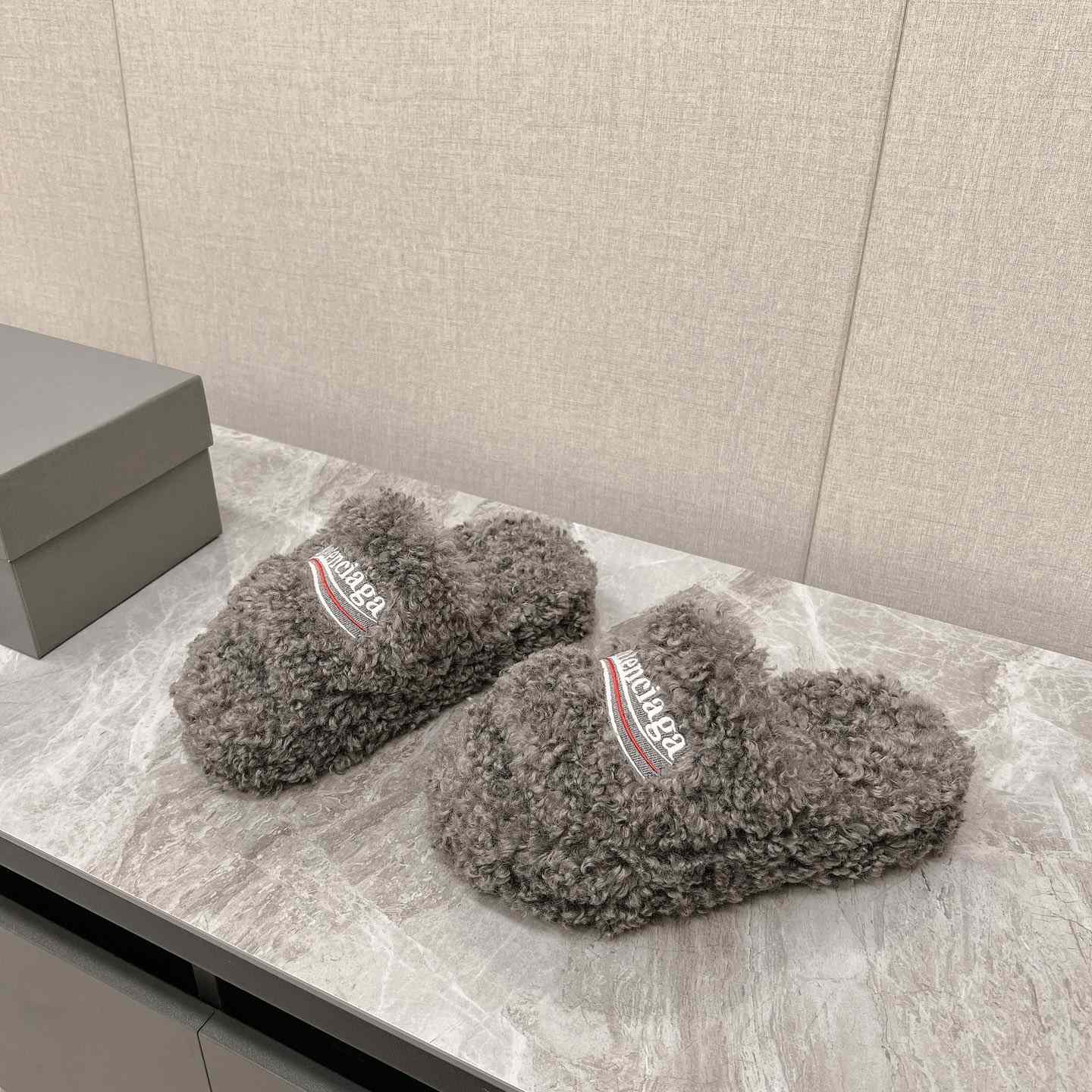 Balenciaga Furry Slide Sandals - EUR FASHION