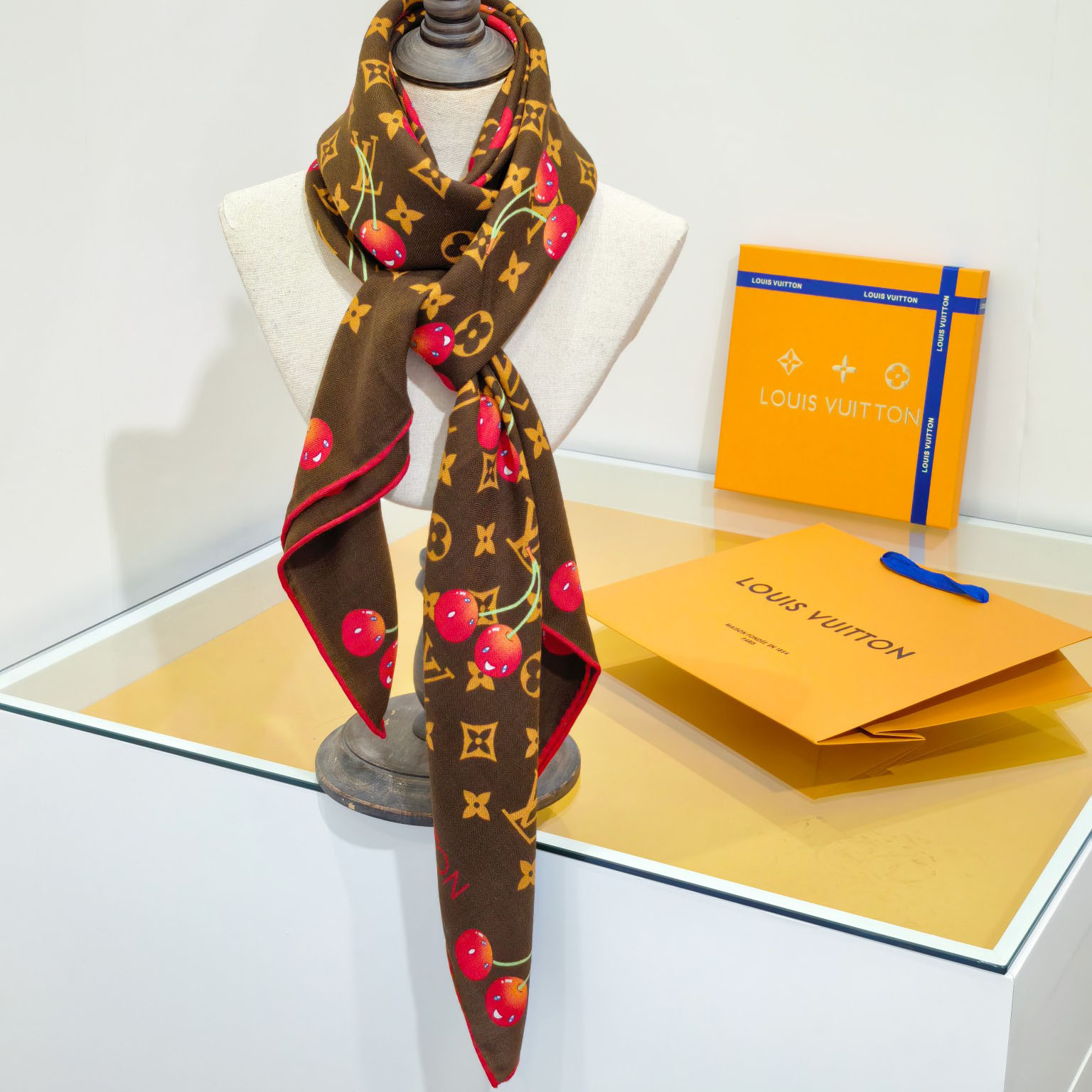 Louis Vuitton LV x TM Monogram Shawl   140*140cm - EUR FASHION
