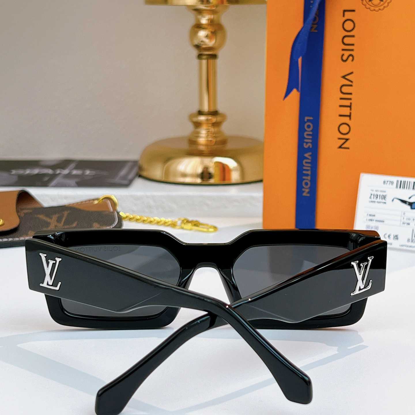 Louis Vuitton LV Clash Low Square Sunglasses   Z2864E - EUR FASHION