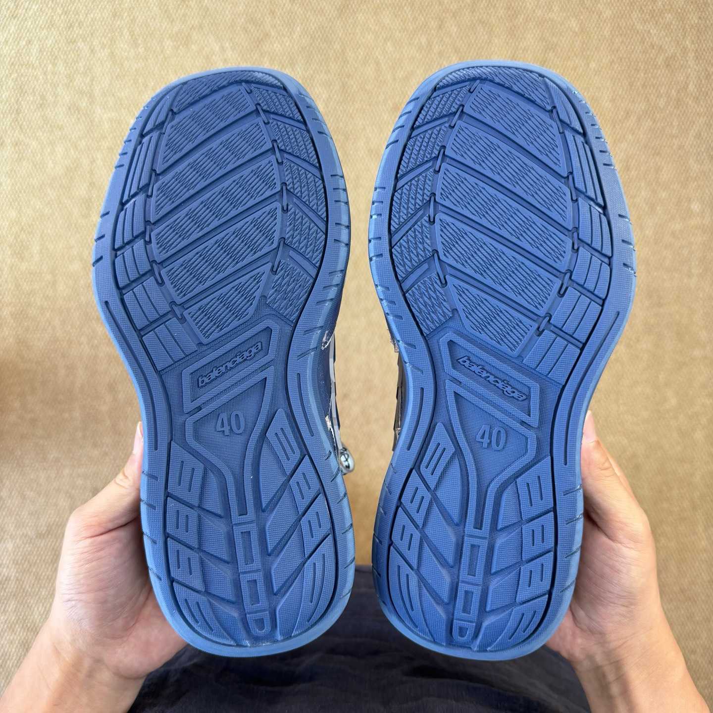 Balenciaga Hamptons Worn-Out - EUR FASHION