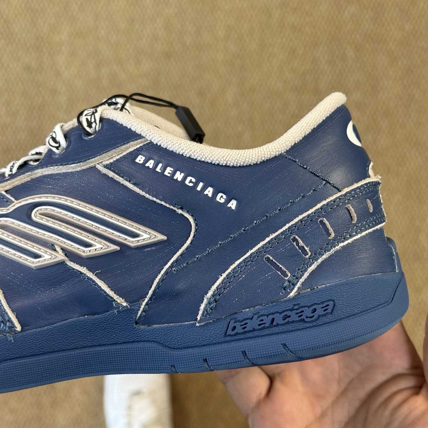 Balenciaga Hamptons Worn-Out - EUR FASHION