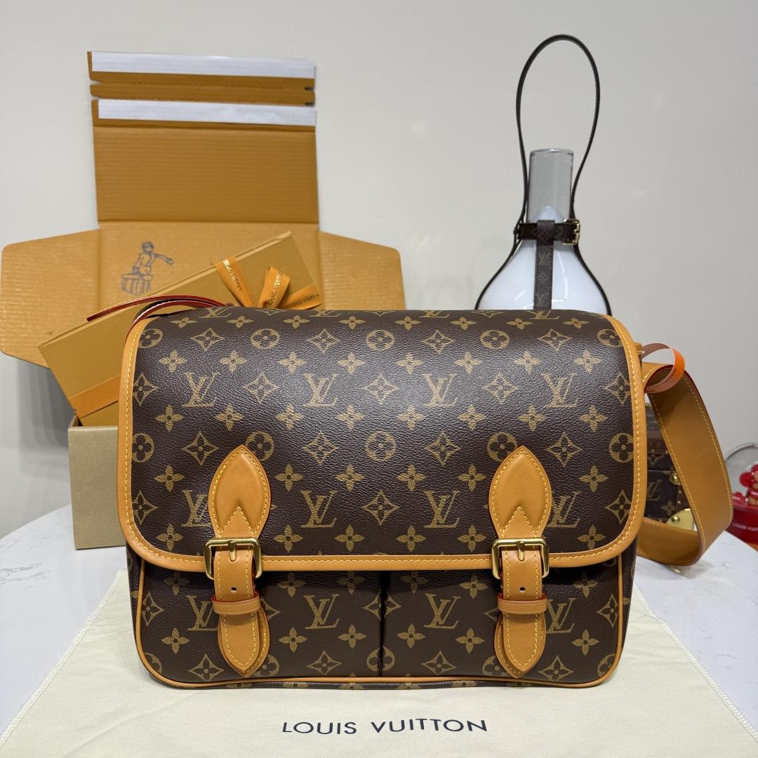 Louis Vuitton Satchel Messenger   M14723 - EUR FASHION