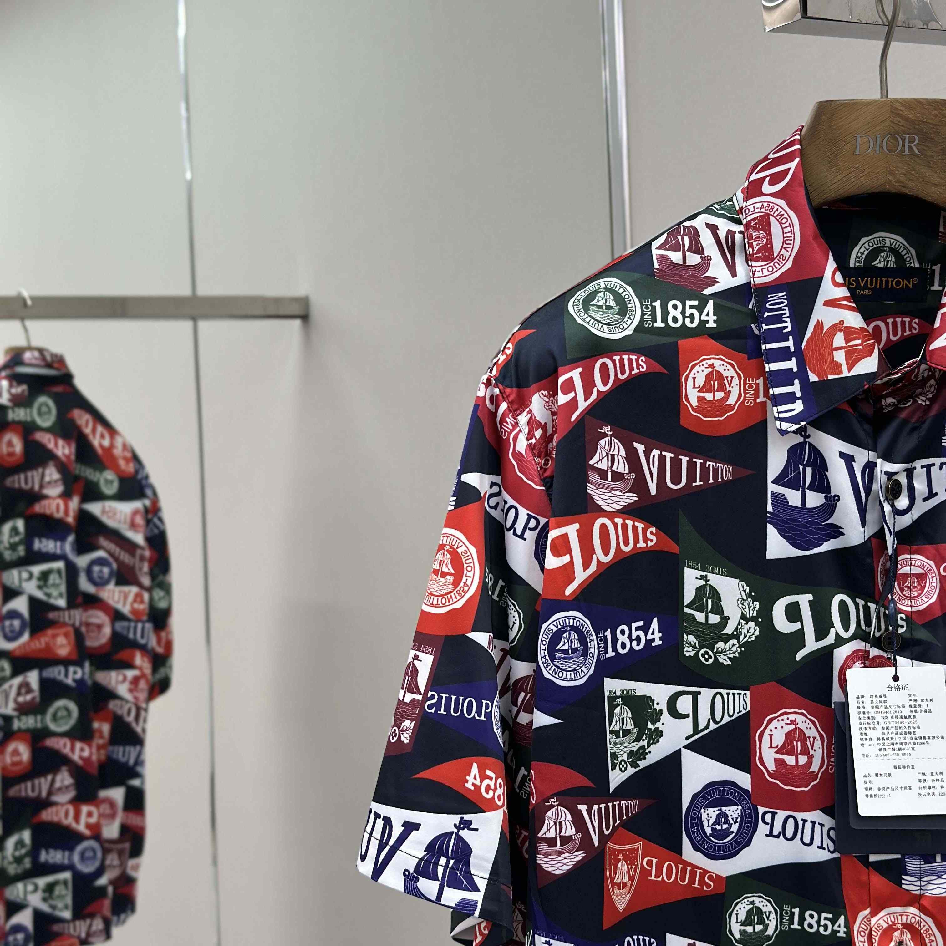 Louis Vuitton Printed Short-Sleeved Silk-Blend Shirt   1AIKBH - EUR FASHION