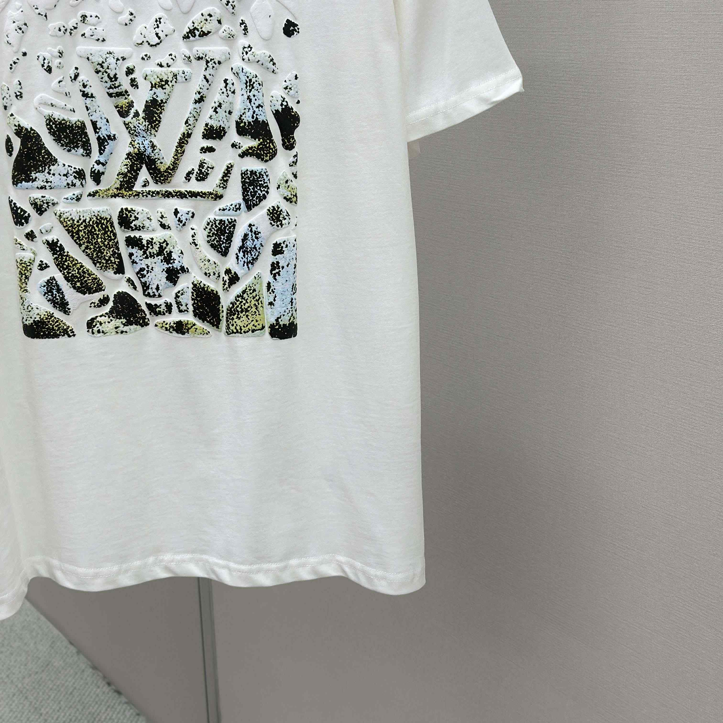 Louis Vuitton Monogram Short-Sleeved Crewneck   1AIJZT - EUR FASHION