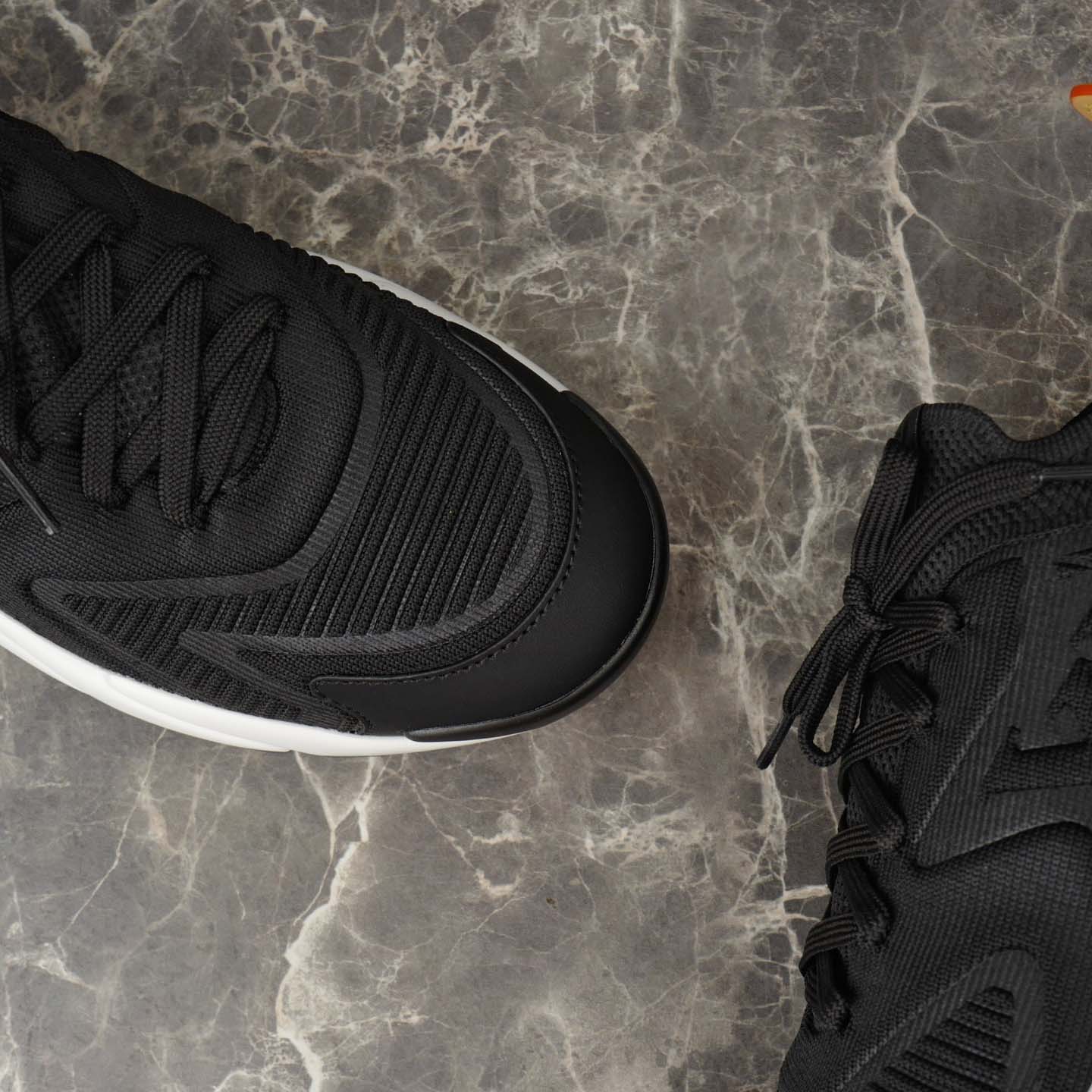 Louis Vuitton LV Runner Tatic Sneaker   1AILIU - EUR FASHION