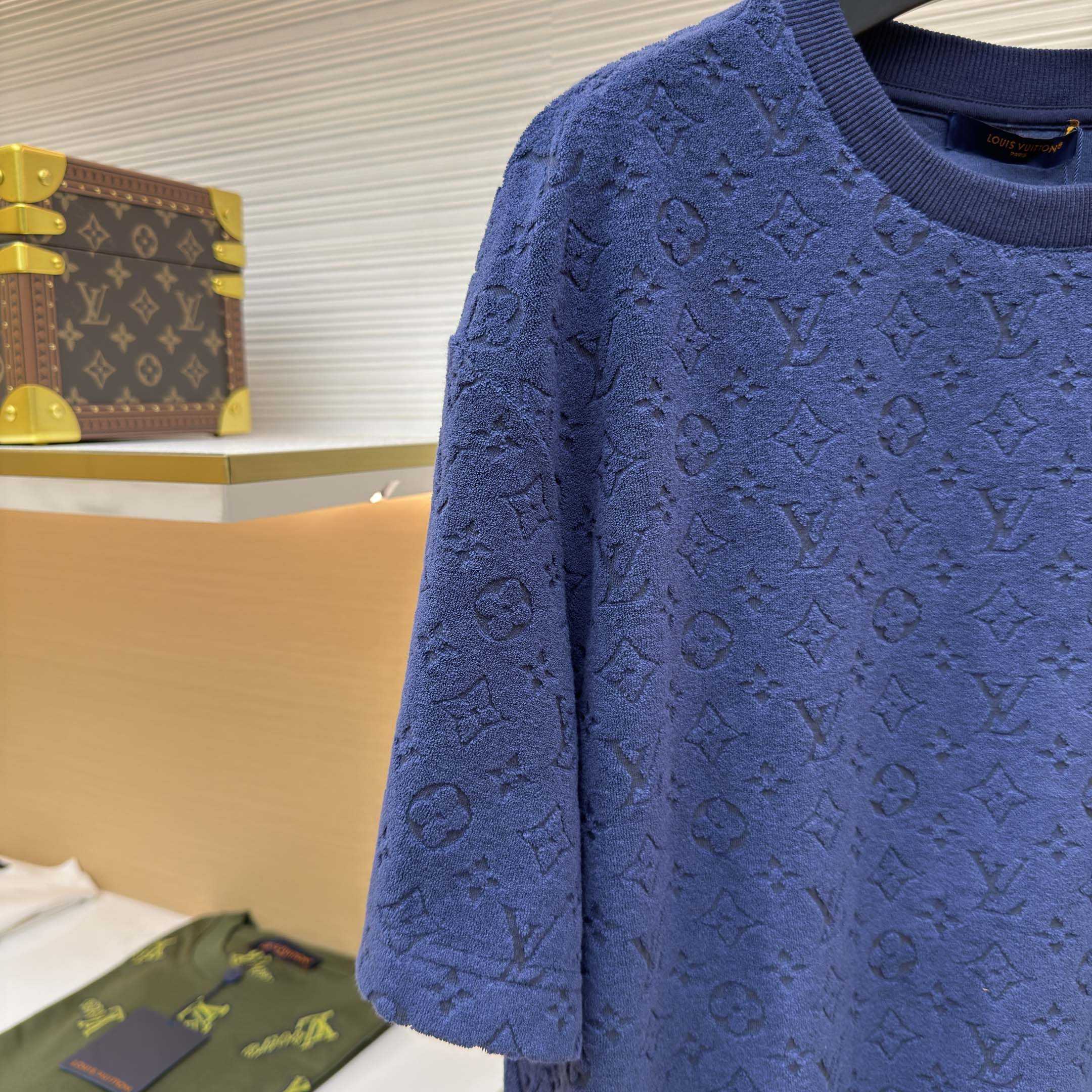 Louis Vuitton Monogram Fil Coupe T-shirt    1AIWEZ - EUR FASHION