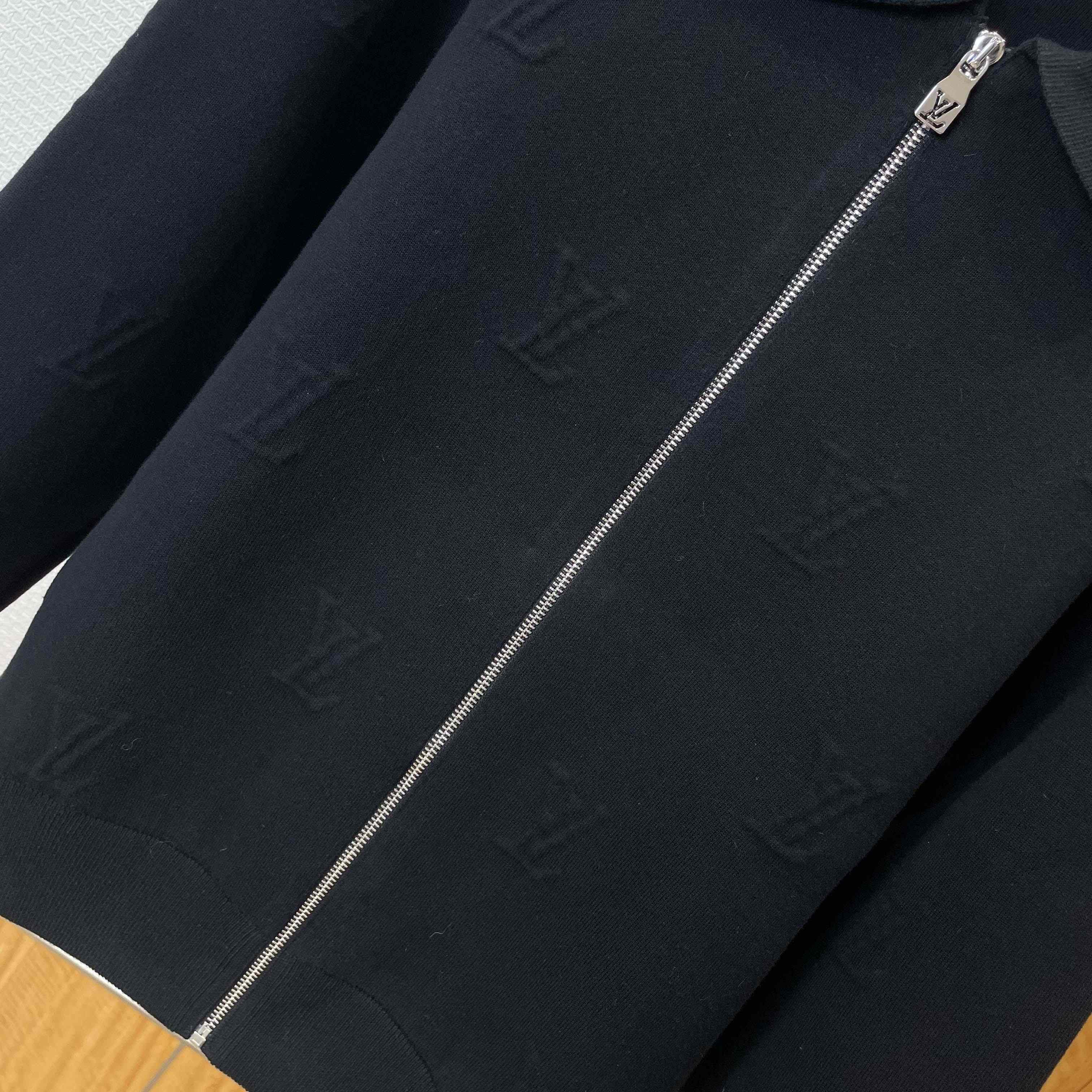 Louis Vuitton LV Blason Embossed Wool Blouson   1AFYEKC - EUR FASHION