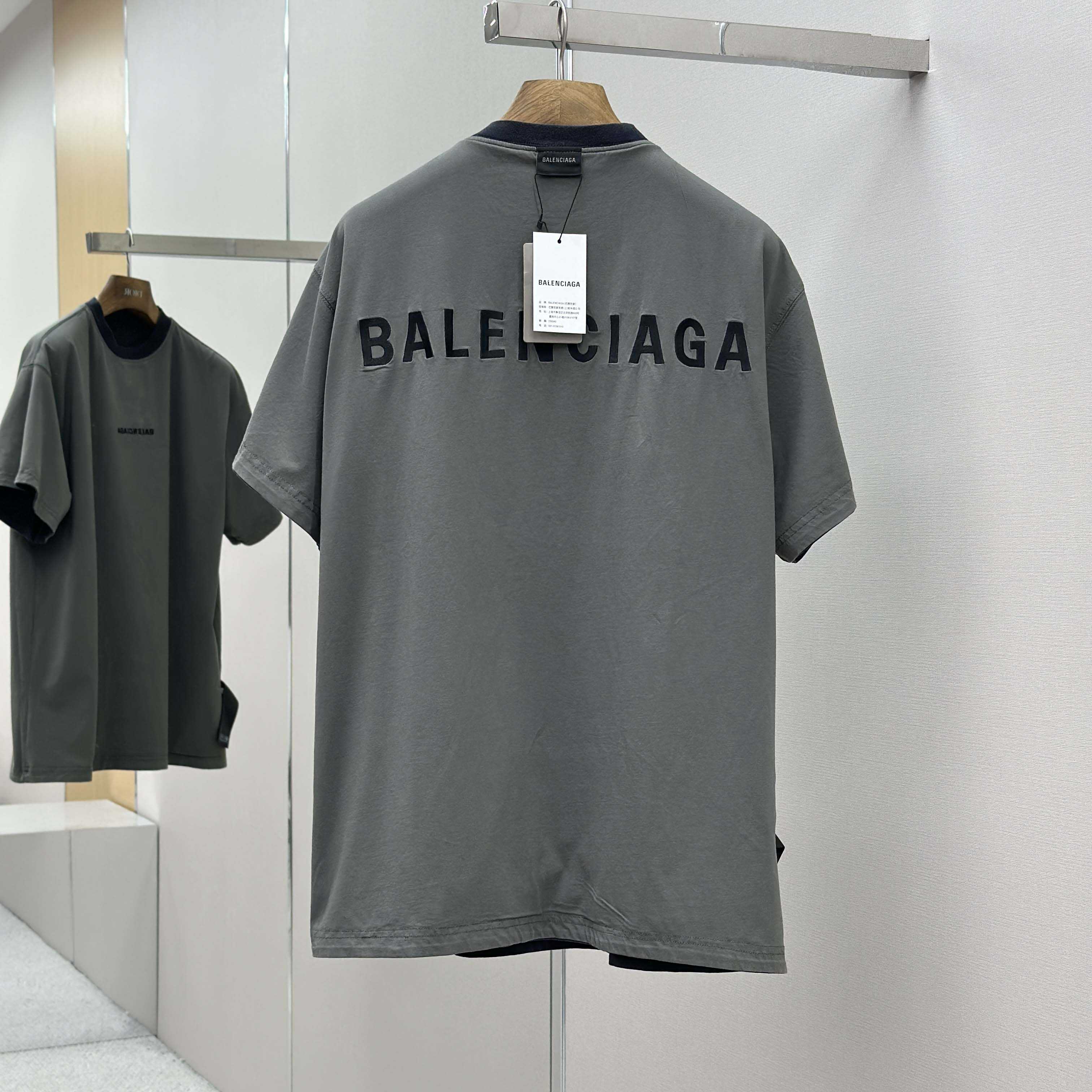 Balenciaga Back Reversible Oversized T-Shirt  - EUR FASHION