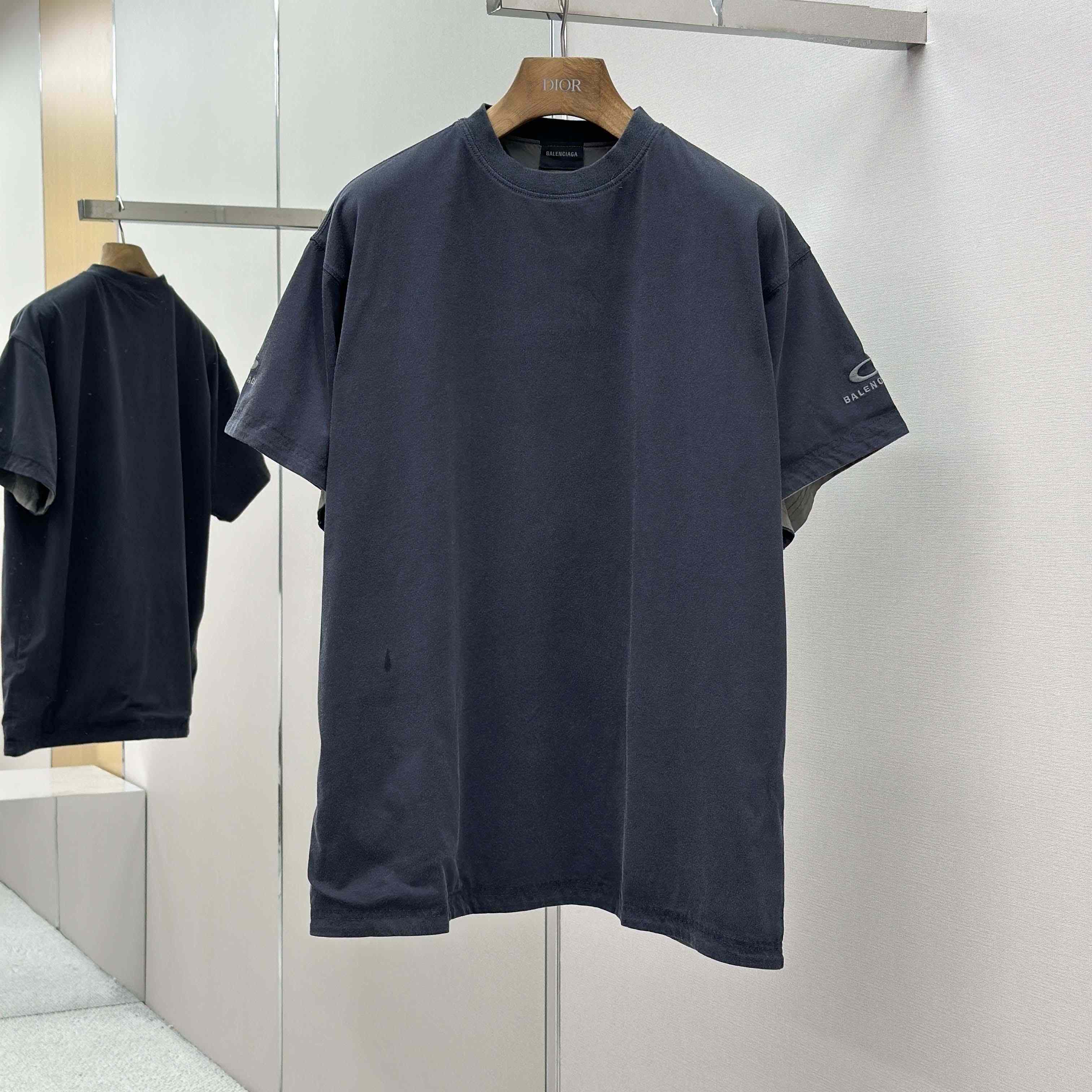 Balenciaga Back Reversible Oversized T-Shirt  - EUR FASHION