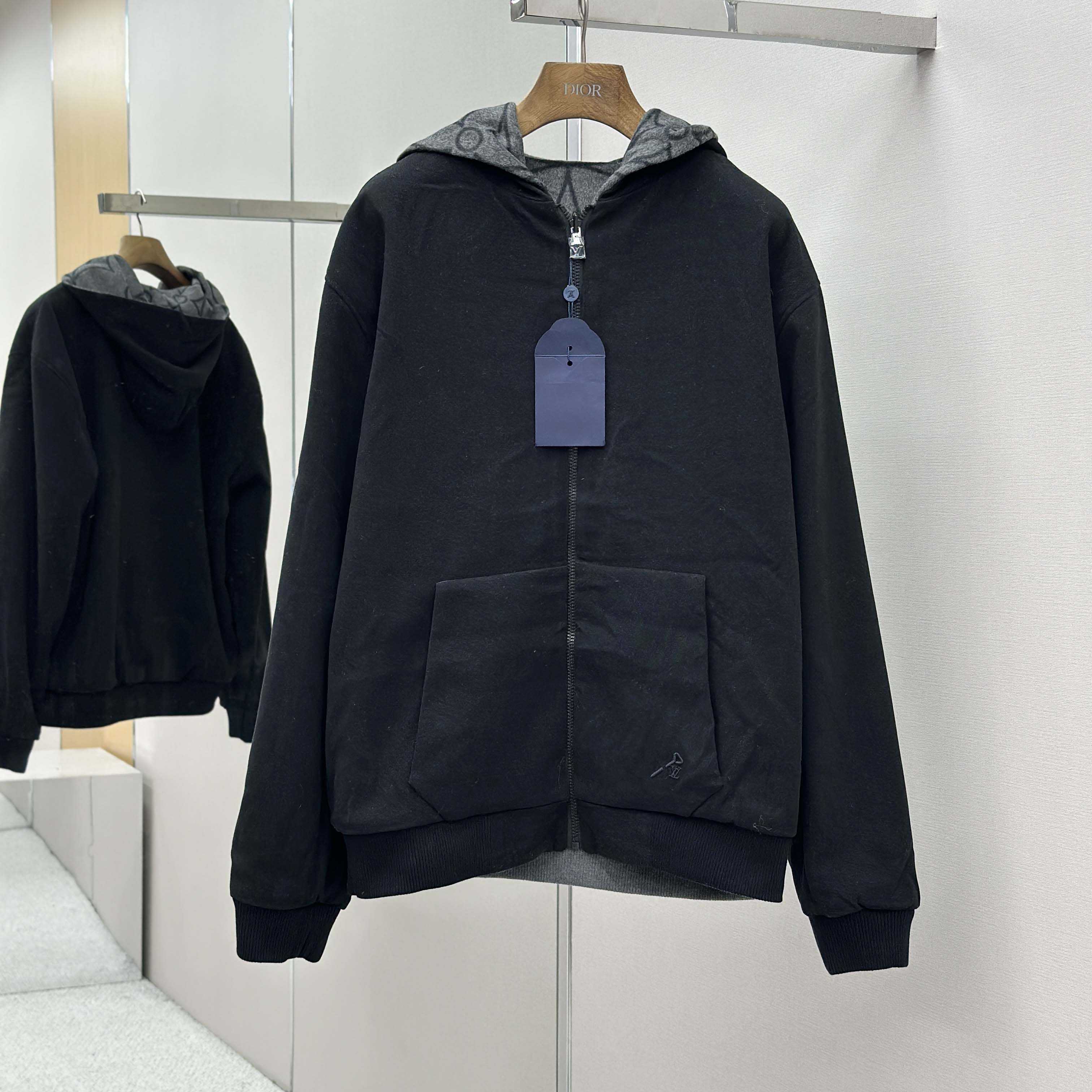 Louis Vuitton Reversible Double Face Hooded Blouson    1AGHXW - EUR FASHION