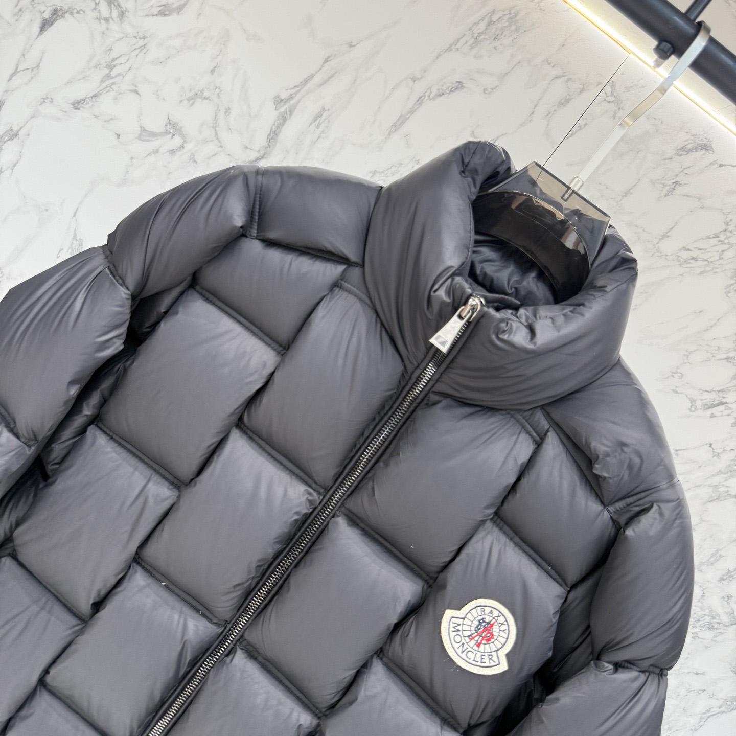Moncler Short Down Jacket - EUR FASHION