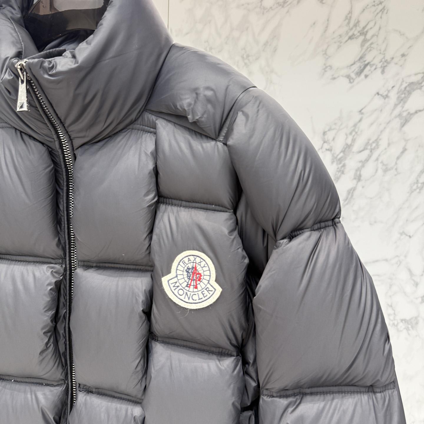Moncler Short Down Jacket - EUR FASHION
