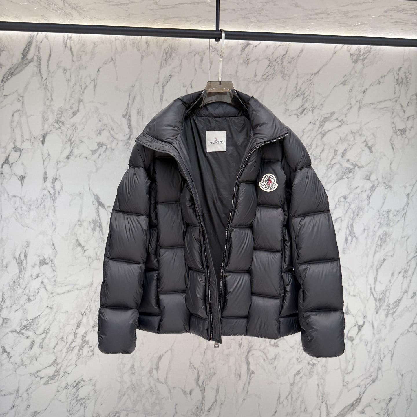 Moncler Short Down Jacket - EUR FASHION