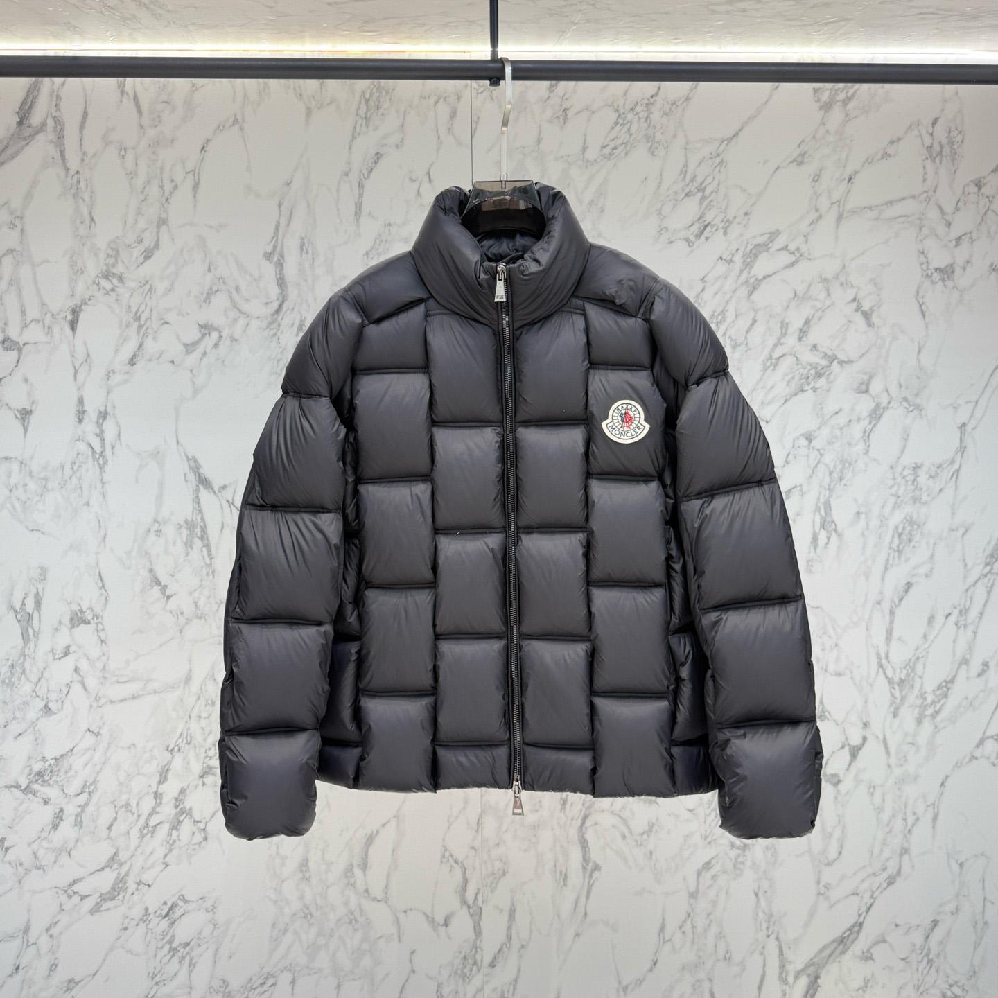 Moncler Short Down Jacket - EUR FASHION