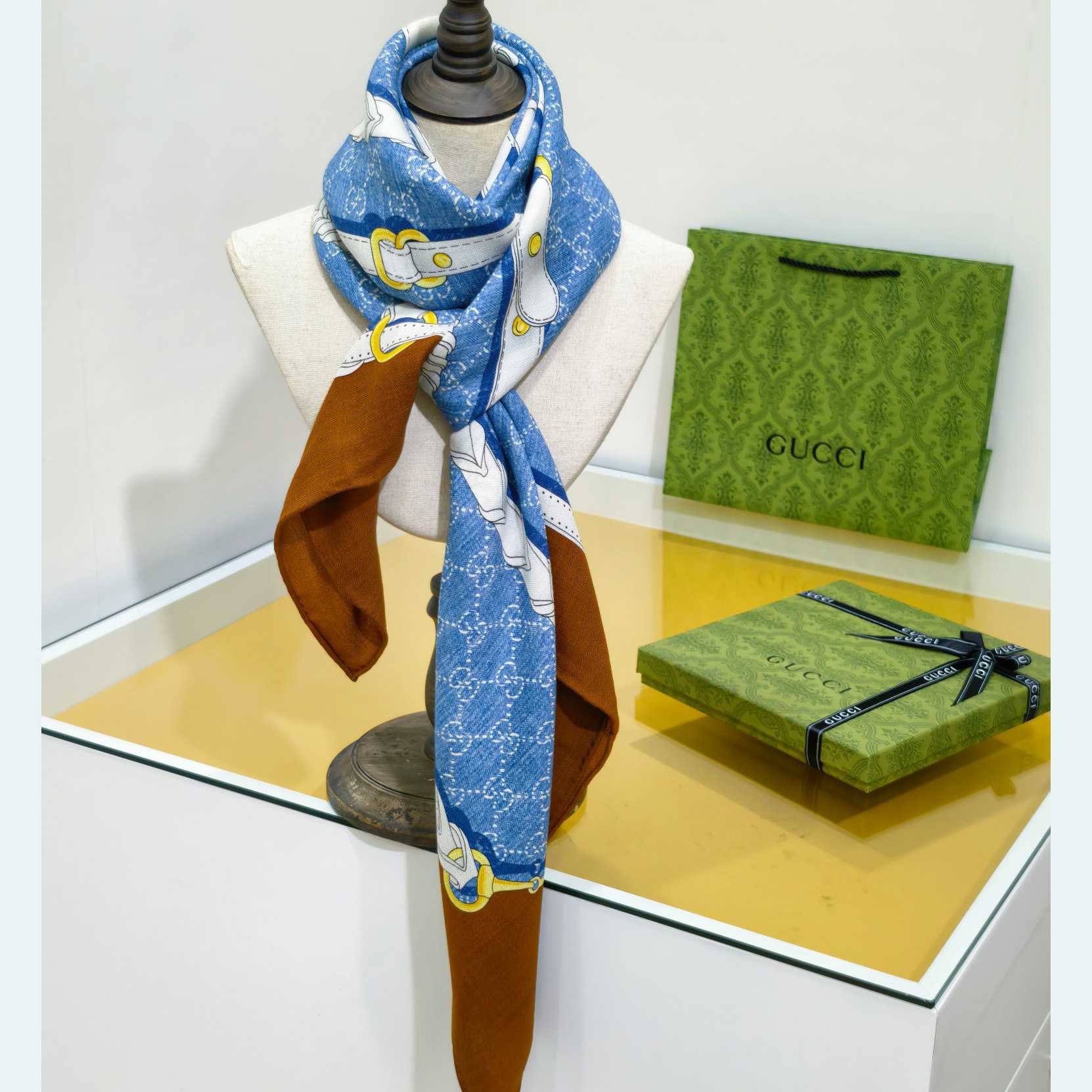 Gucci Printed Silk Twill Carré - EUR FASHION