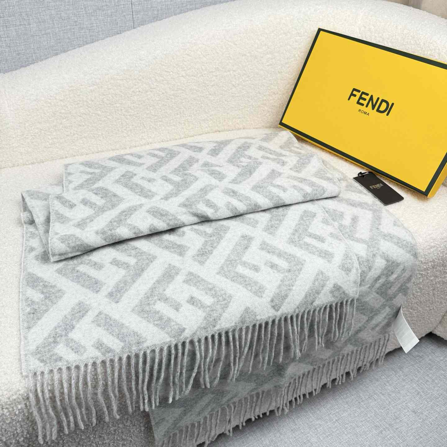 Fendi FF Scarf - EUR FASHION