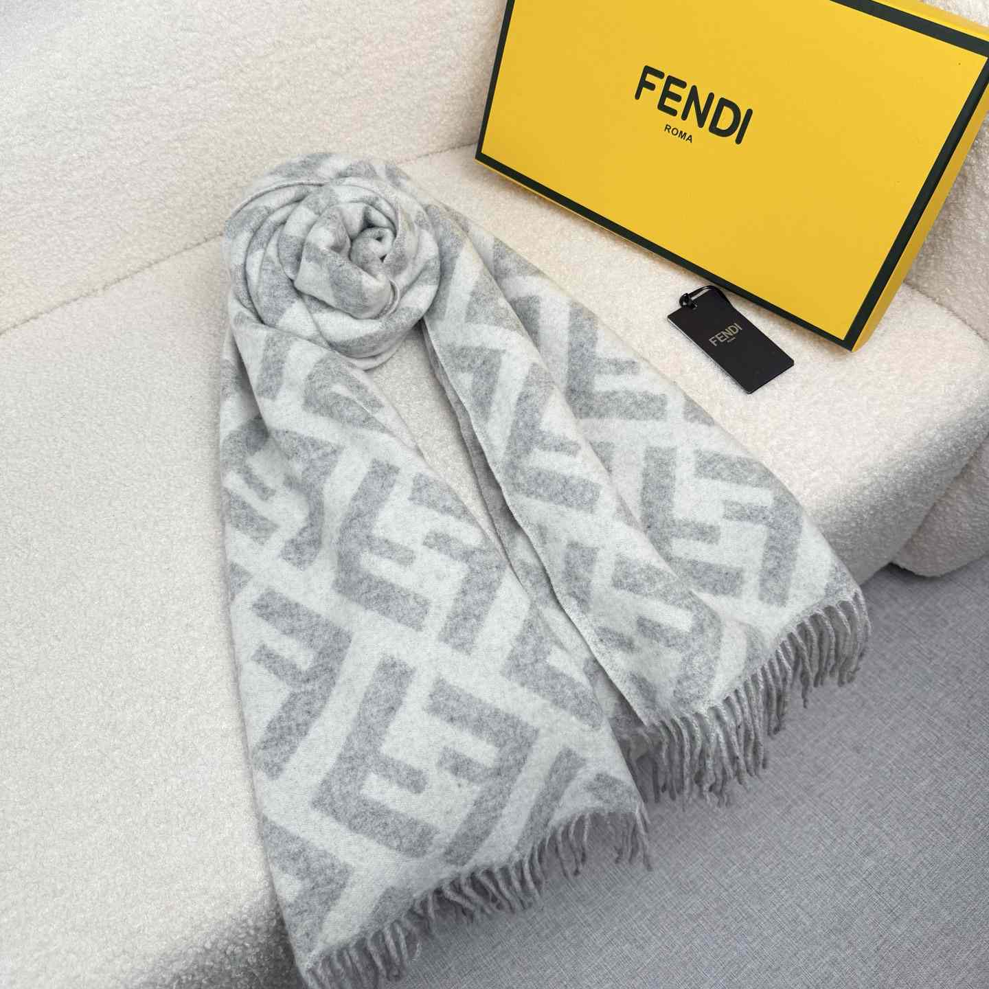 Fendi FF Scarf - EUR FASHION