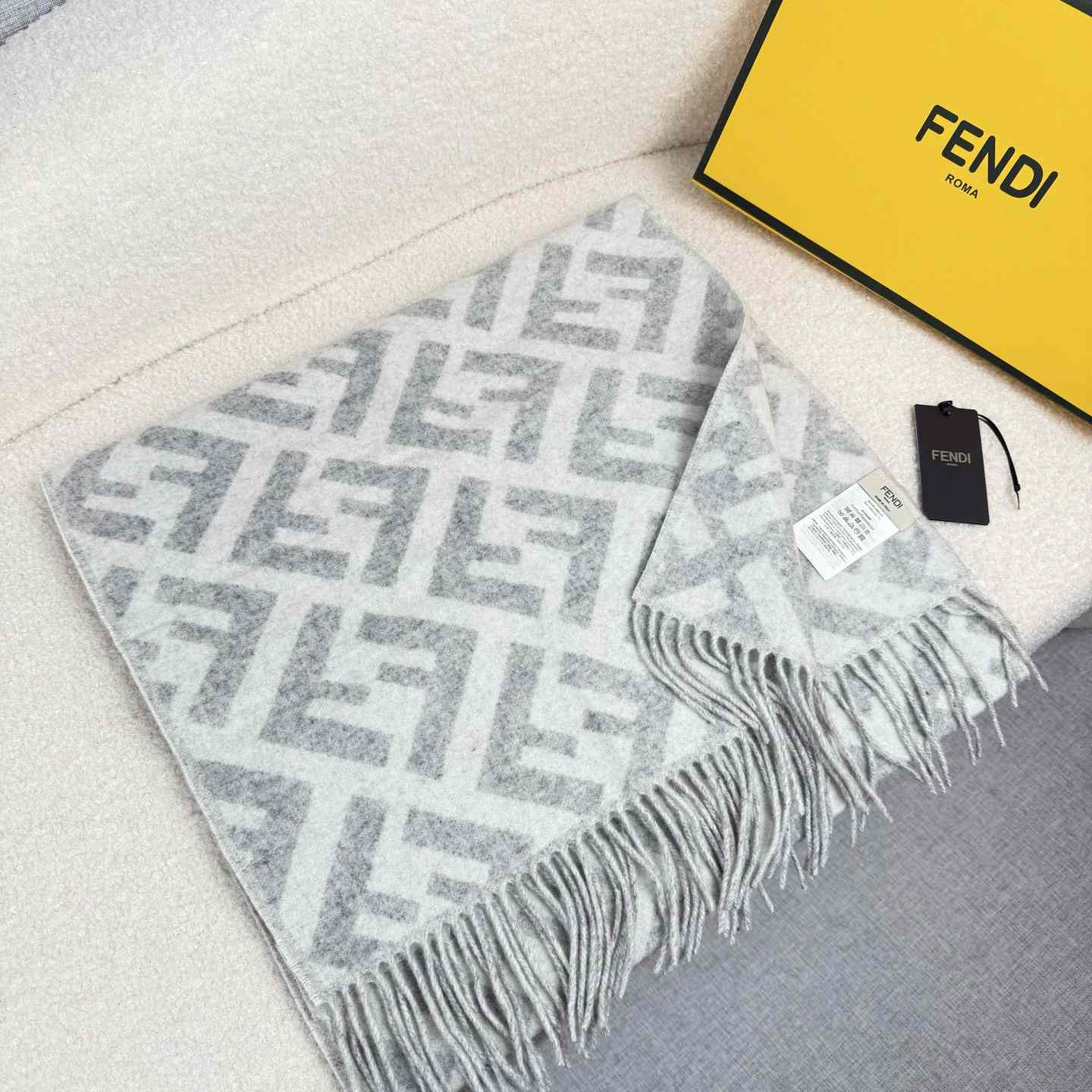 Fendi FF Scarf - EUR FASHION