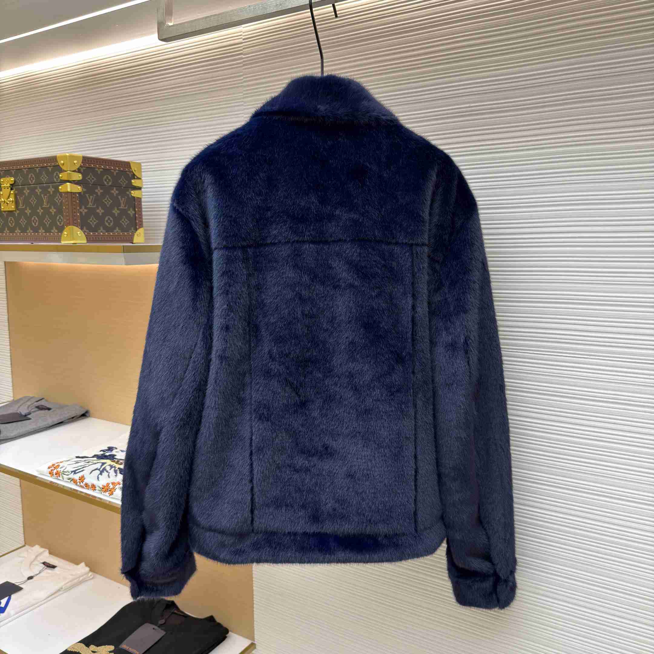 Louis Vuitton Mink Denim Trucker Jacket   1AILX0 - EUR FASHION