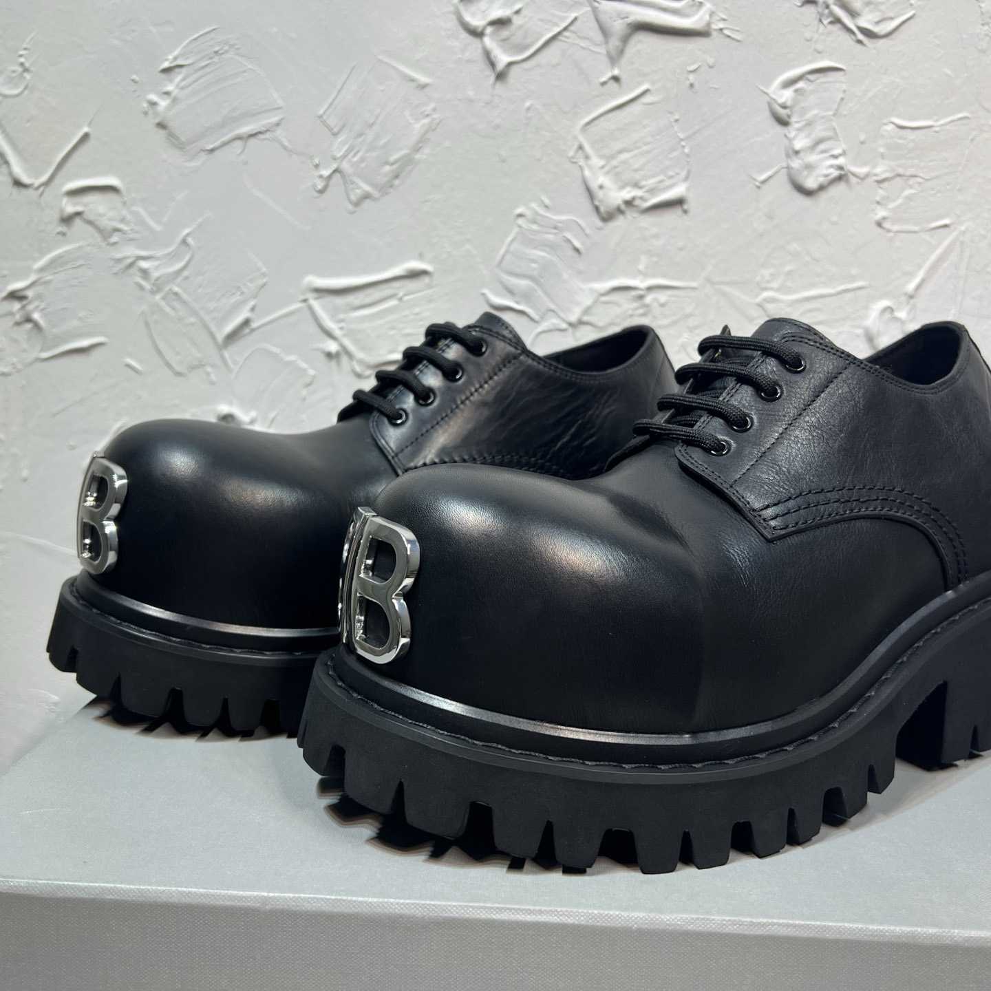 Balenciaga Stomper Derby In Black - EUR FASHION