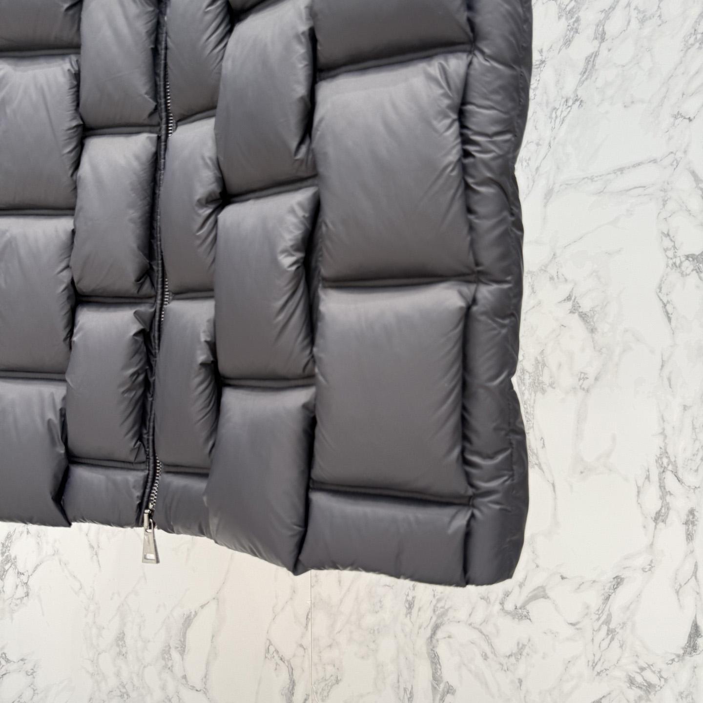 Moncler Down Vest - EUR FASHION