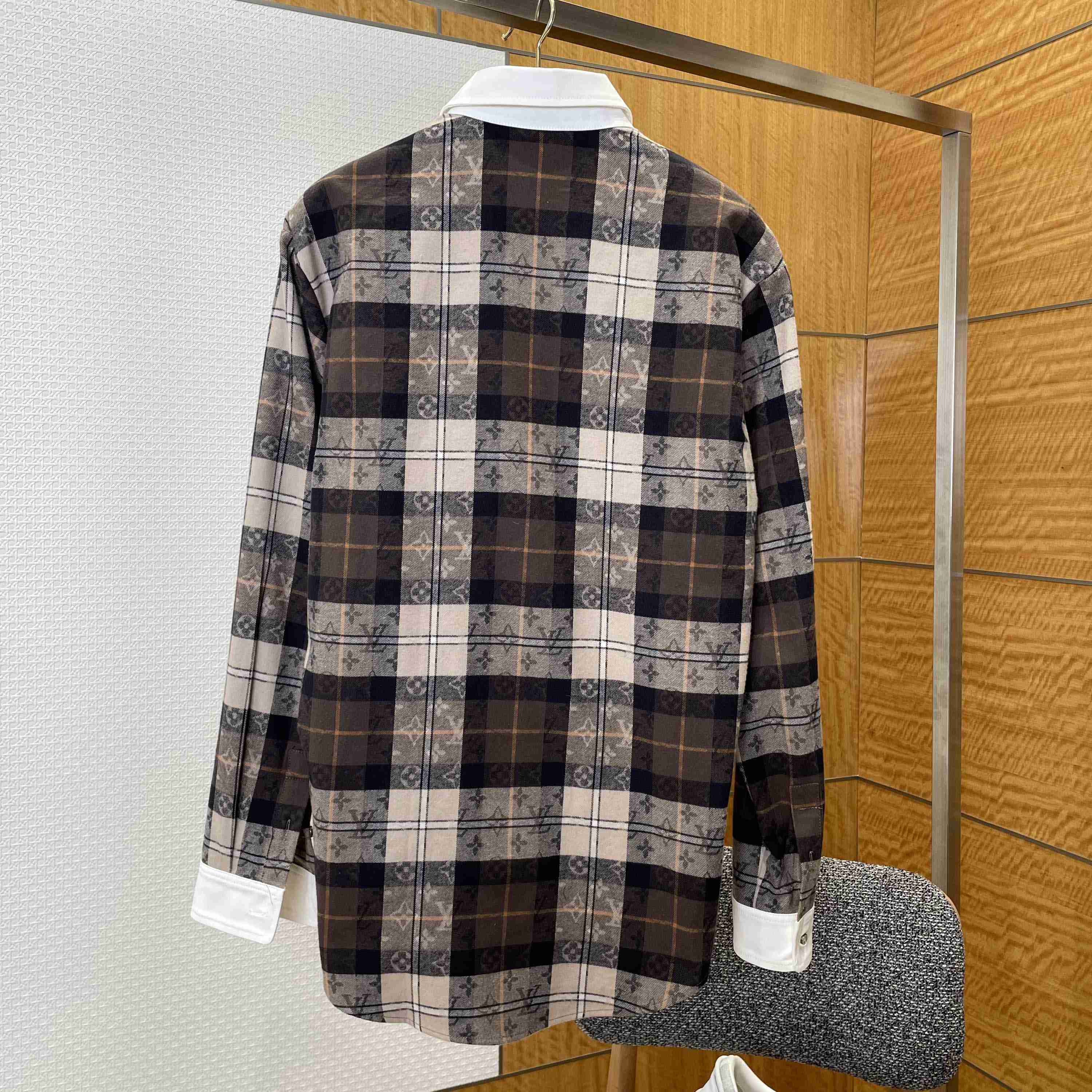 Louis Vuitton Monogram Flannel Long-Sleeved Polo Shirt   1AIKAJ - EUR FASHION