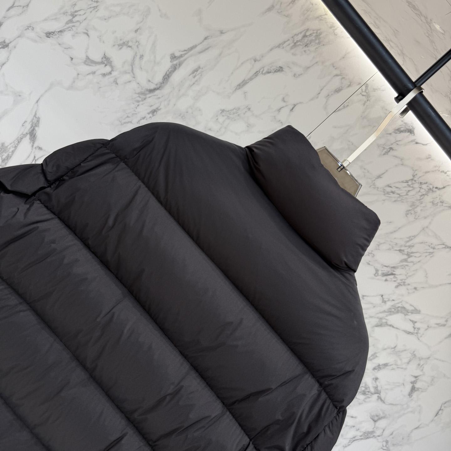 Moncler Short Down Jacket - EUR FASHION