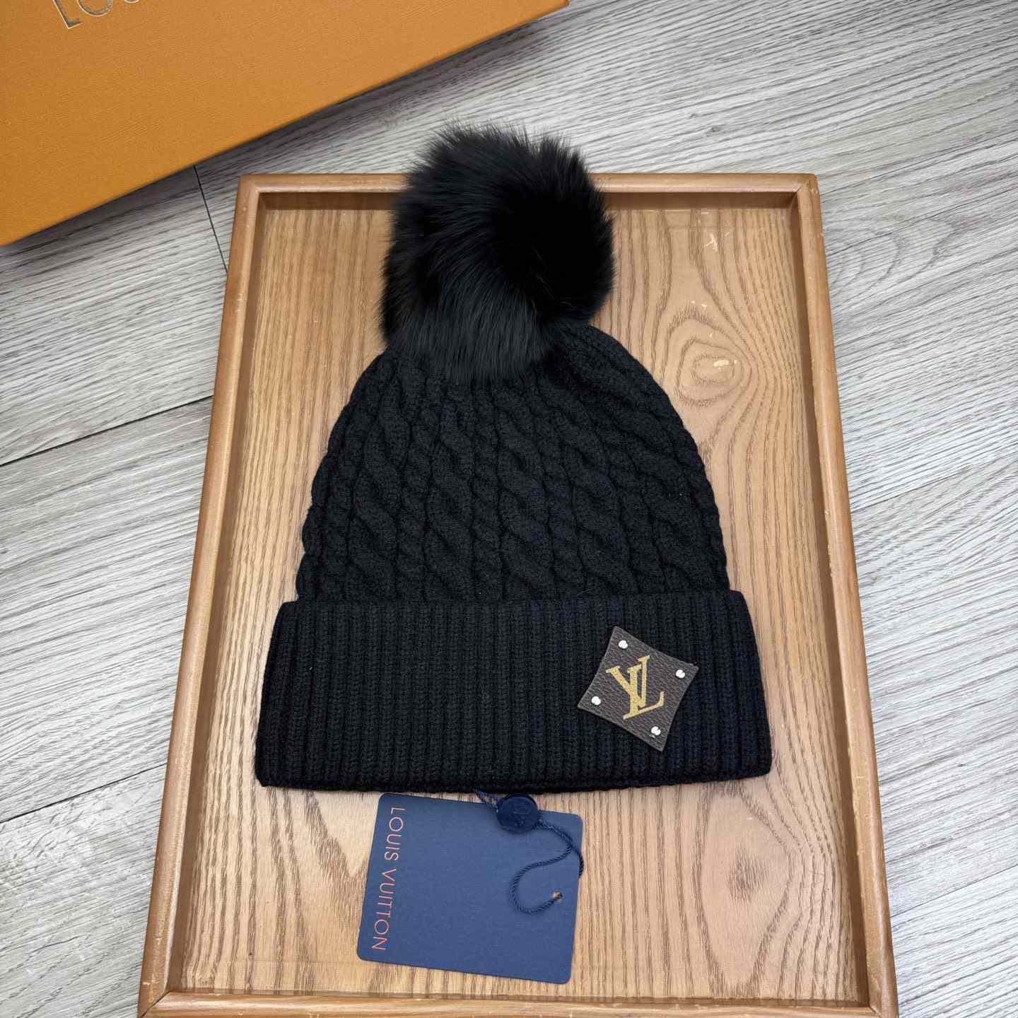 Louis Vuitton Beanie  - EUR FASHION