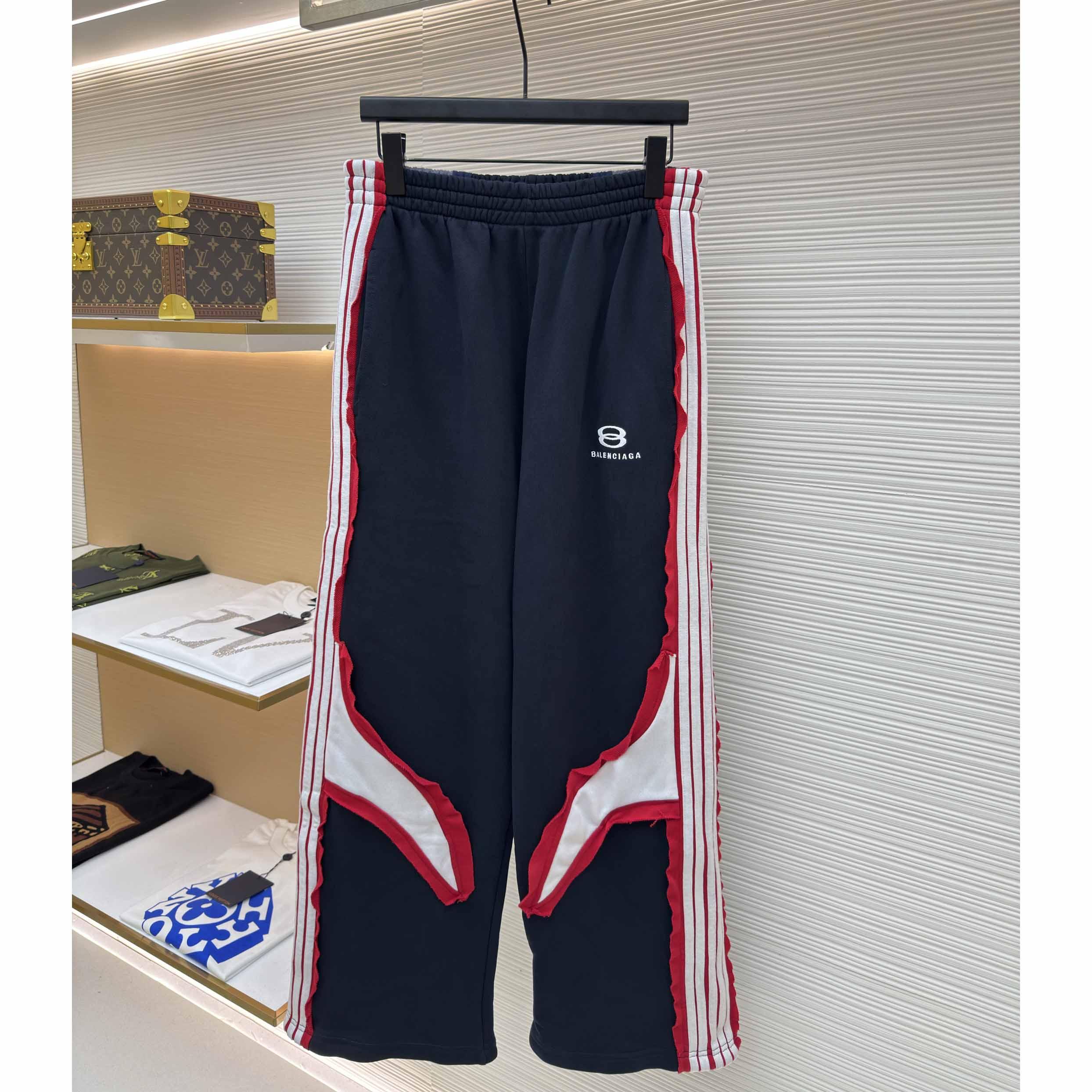 Balenciaga Cut-Up Oversized Sweatpants In Faded Black And White Dry Fleece Balenciaga Cut-Up Oversized Sweatpants In Faded Black And White Dry Fleece - EUR FASHION