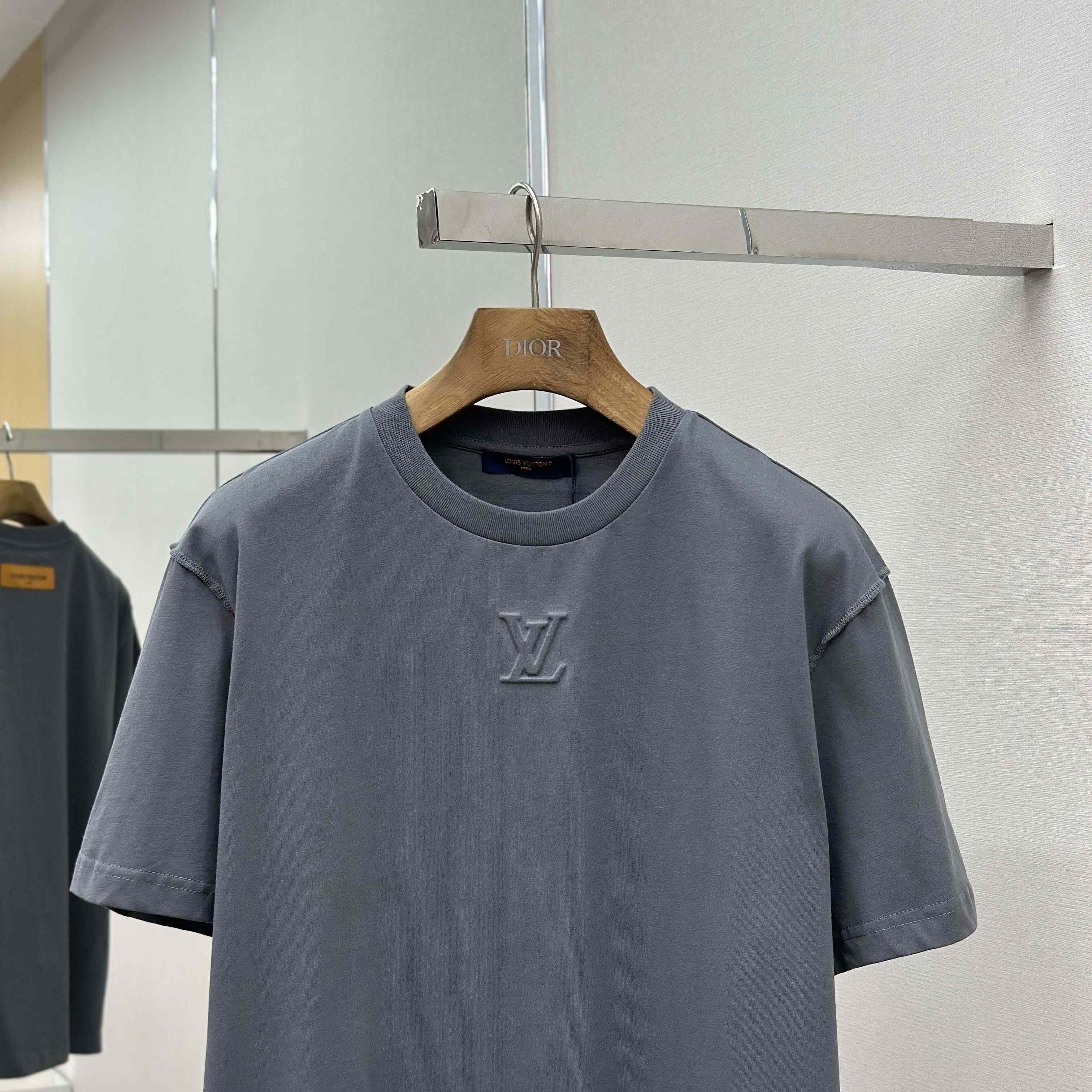 Louis Vuitton Embossed LV T-Shirt - EUR FASHION