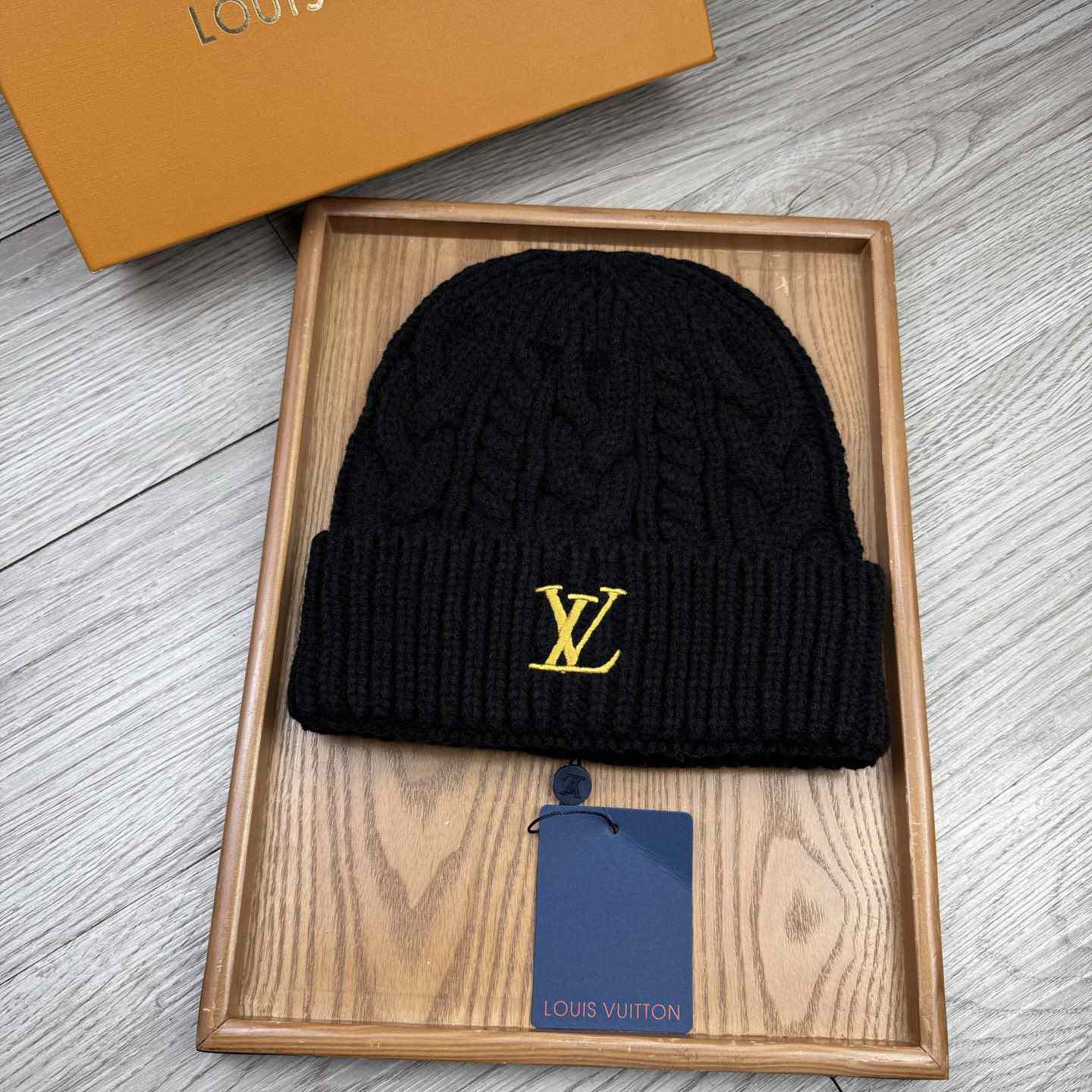 Louis Vuitton Beanie  - EUR FASHION