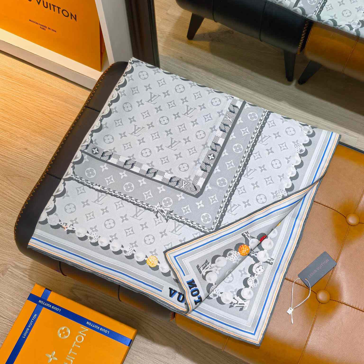 Louis Vuitton Dandy Monogram Silk Square   M94847 - EUR FASHION