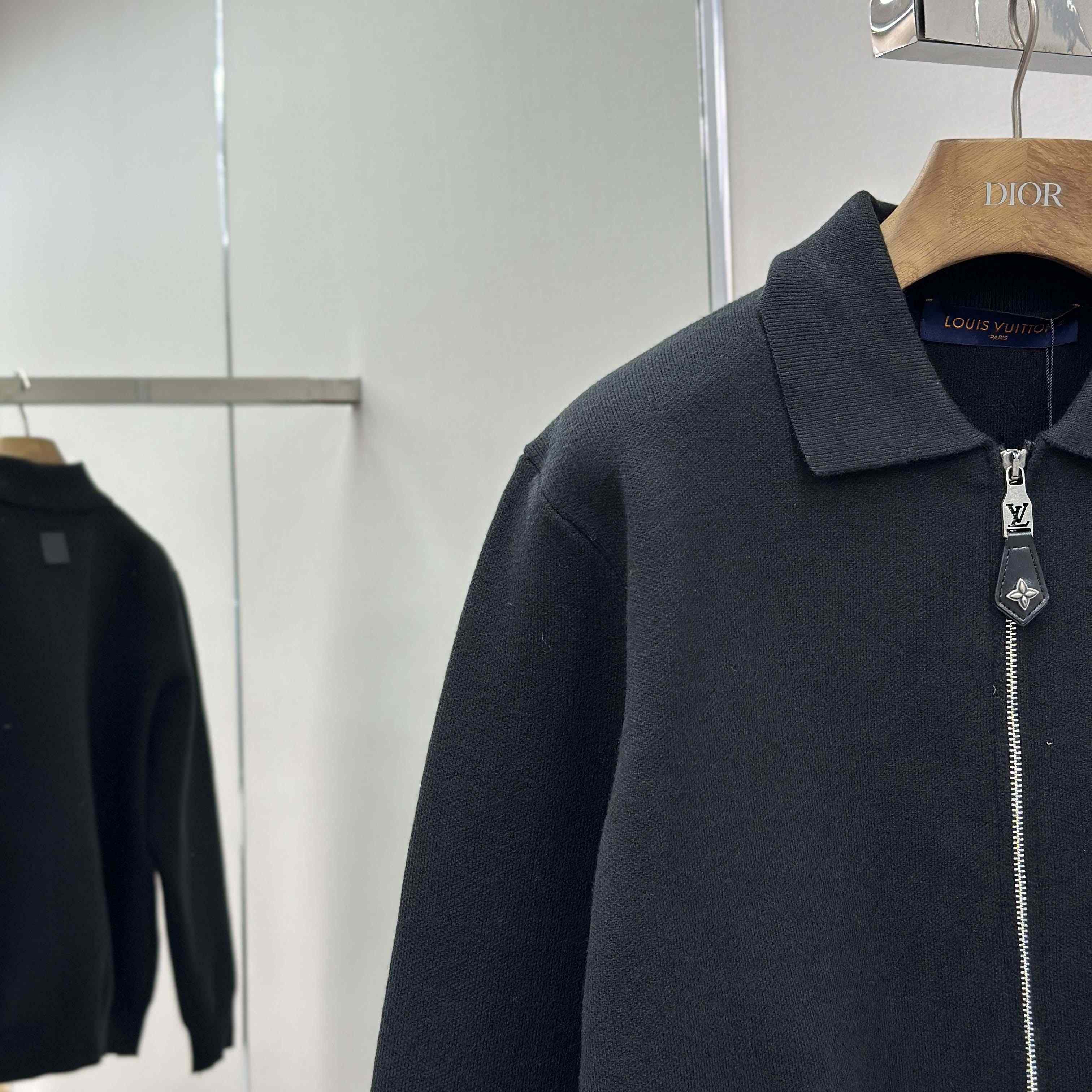 Louis Vuitton Knit Blouson With Leather Details   1AH347 - EUR FASHION