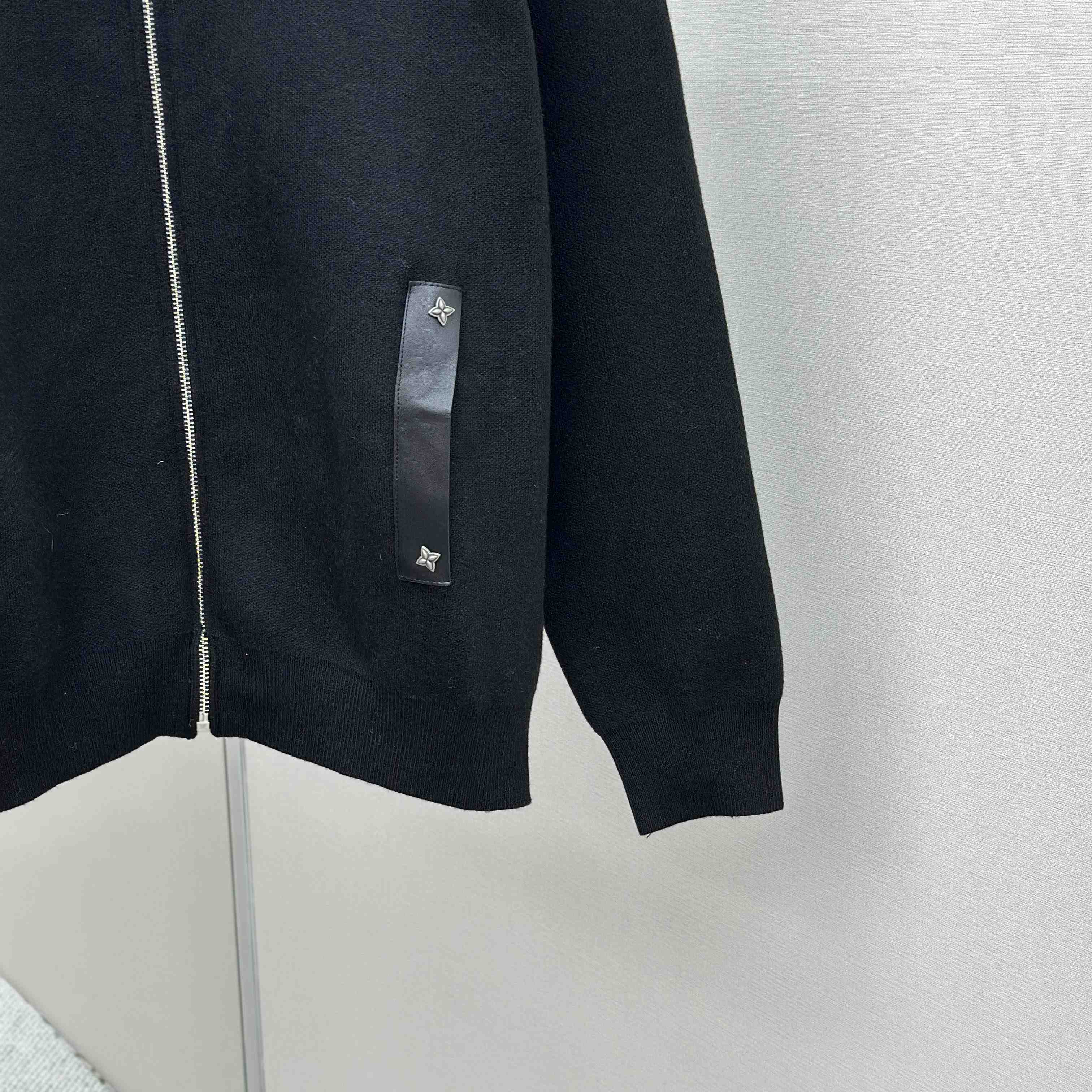 Louis Vuitton Knit Blouson With Leather Details   1AH347 - EUR FASHION