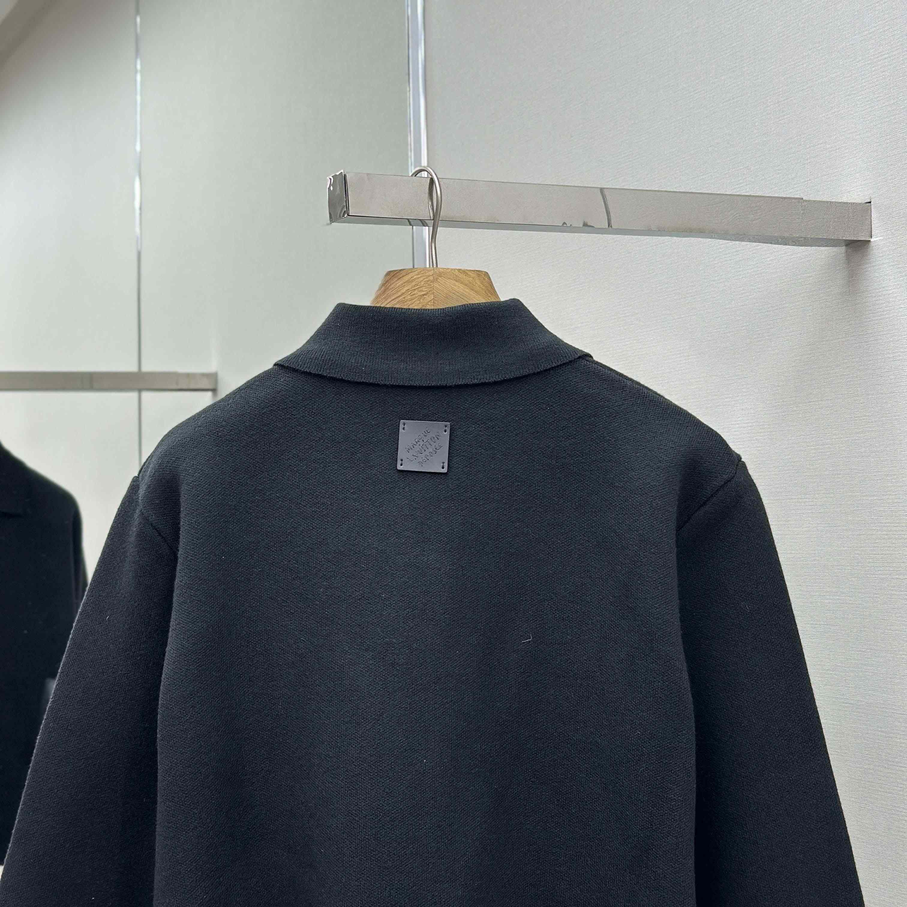 Louis Vuitton Knit Blouson With Leather Details   1AH347 - EUR FASHION