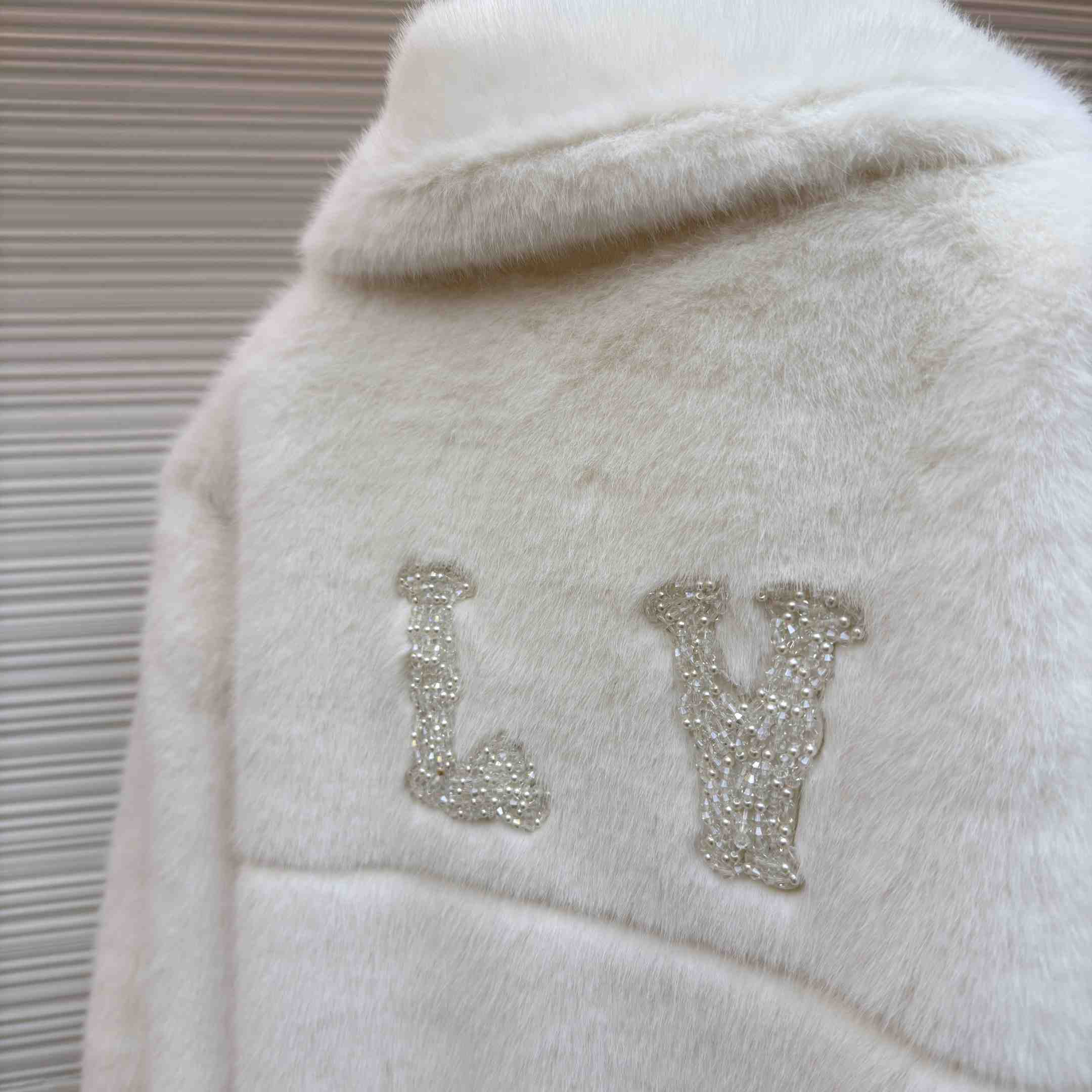 Louis Vuitton Mink Trucker Jacket   1AFXB6 - EUR FASHION