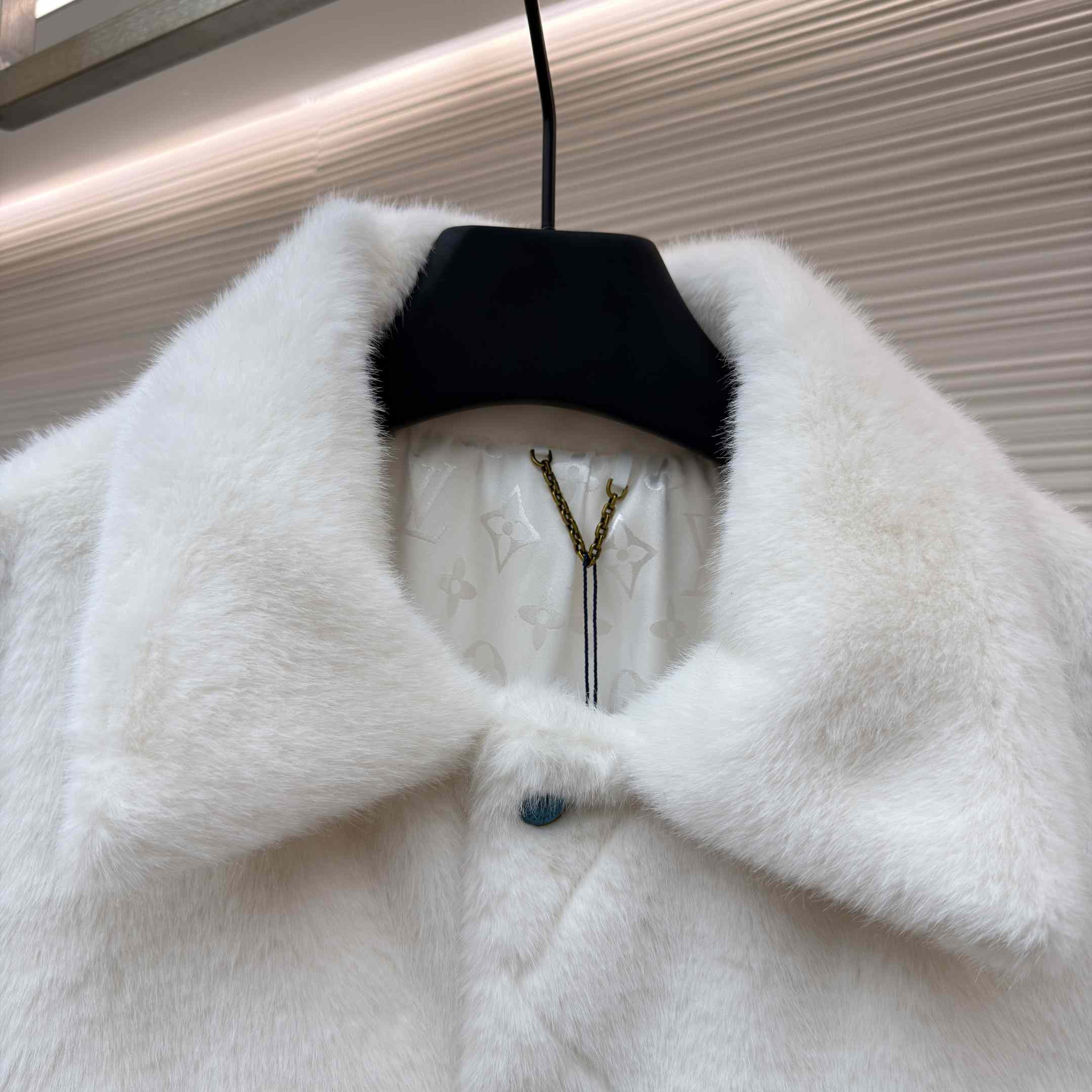 Louis Vuitton Mink Trucker Jacket   1AFXB6 - EUR FASHION