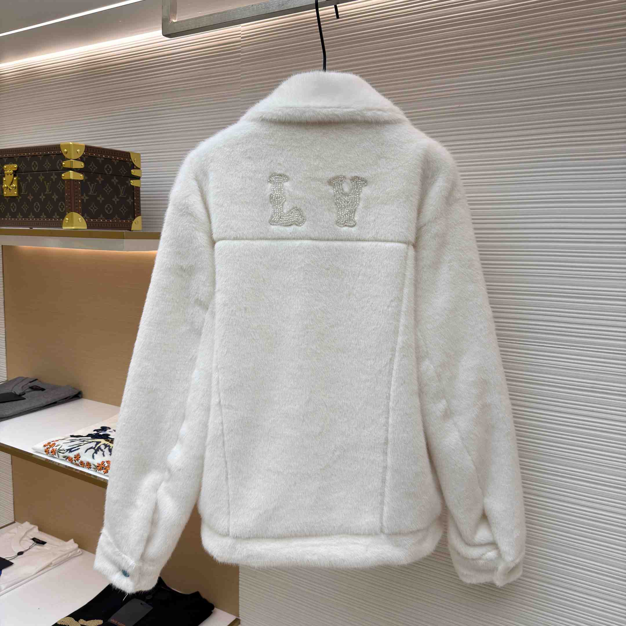 Louis Vuitton Mink Trucker Jacket   1AFXB6 - EUR FASHION