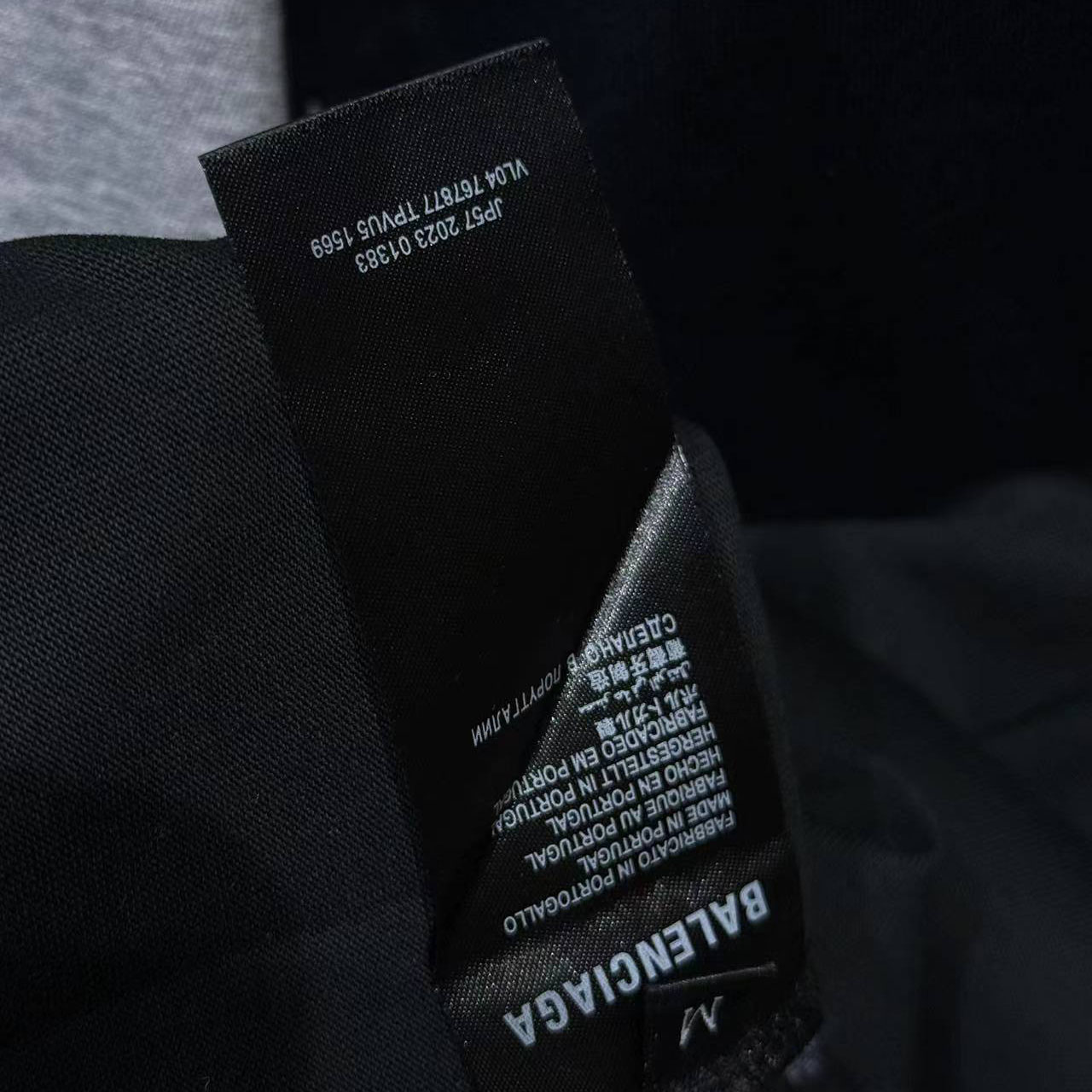 Balenciaga Banana Raglan Oversized T-Shirt In Faded Black Dry Jersey - EUR FASHION