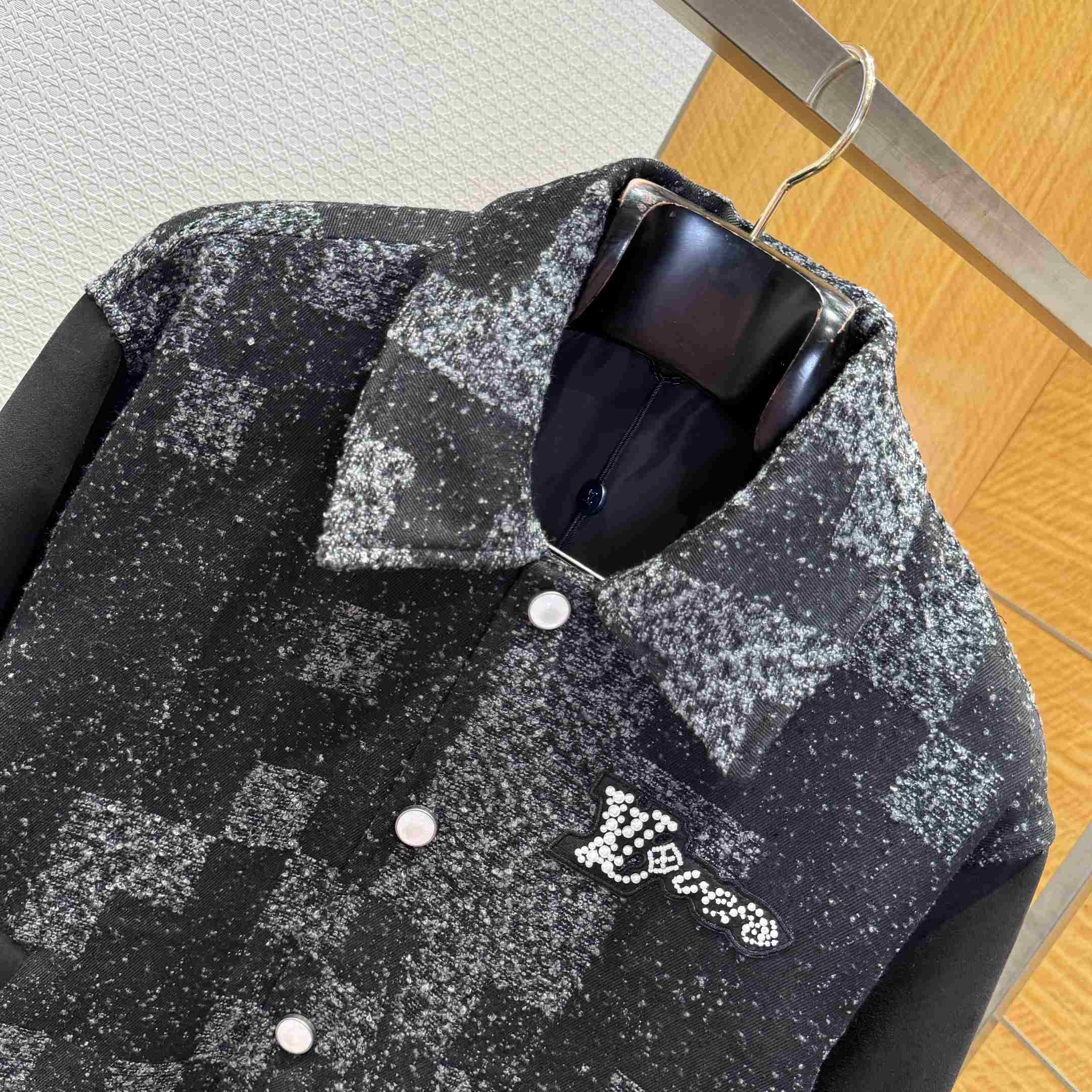 Louis Vuitton Mix Leather Varsity Blouson   1AHBV6 - EUR FASHION