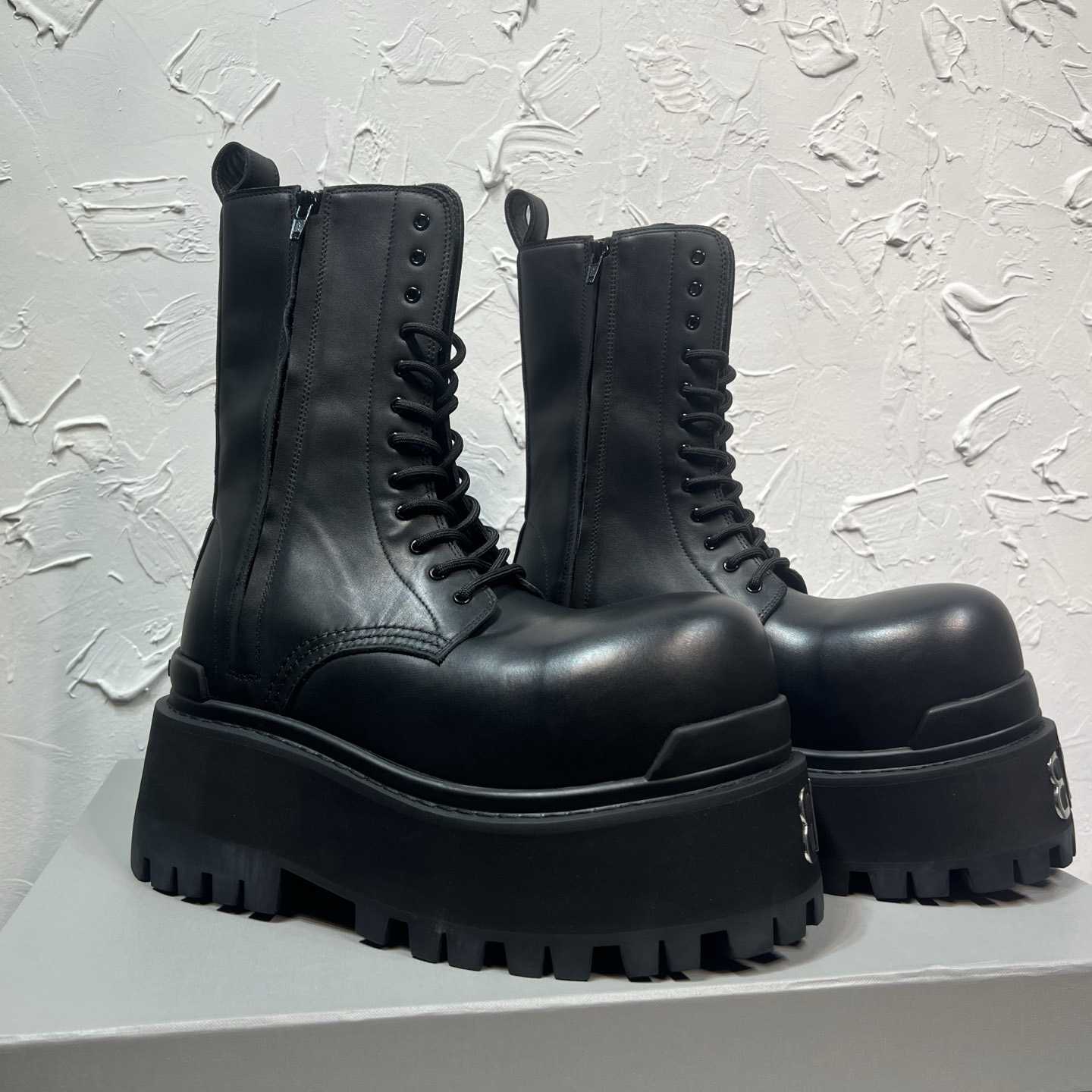 Balenciaga Strike Platform Bootie In Black - EUR FASHION