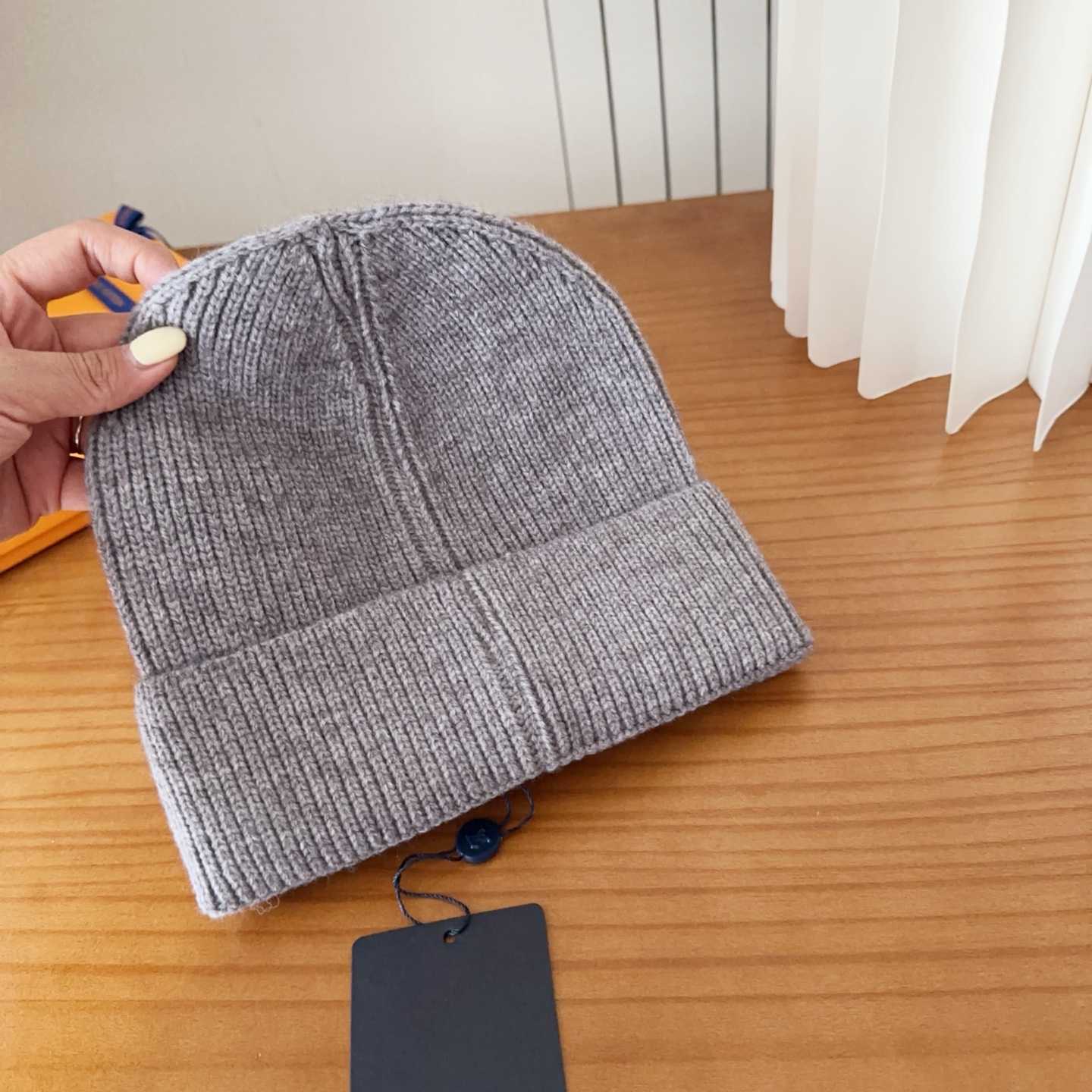 Louis Vuitton Beanie    - EUR FASHION