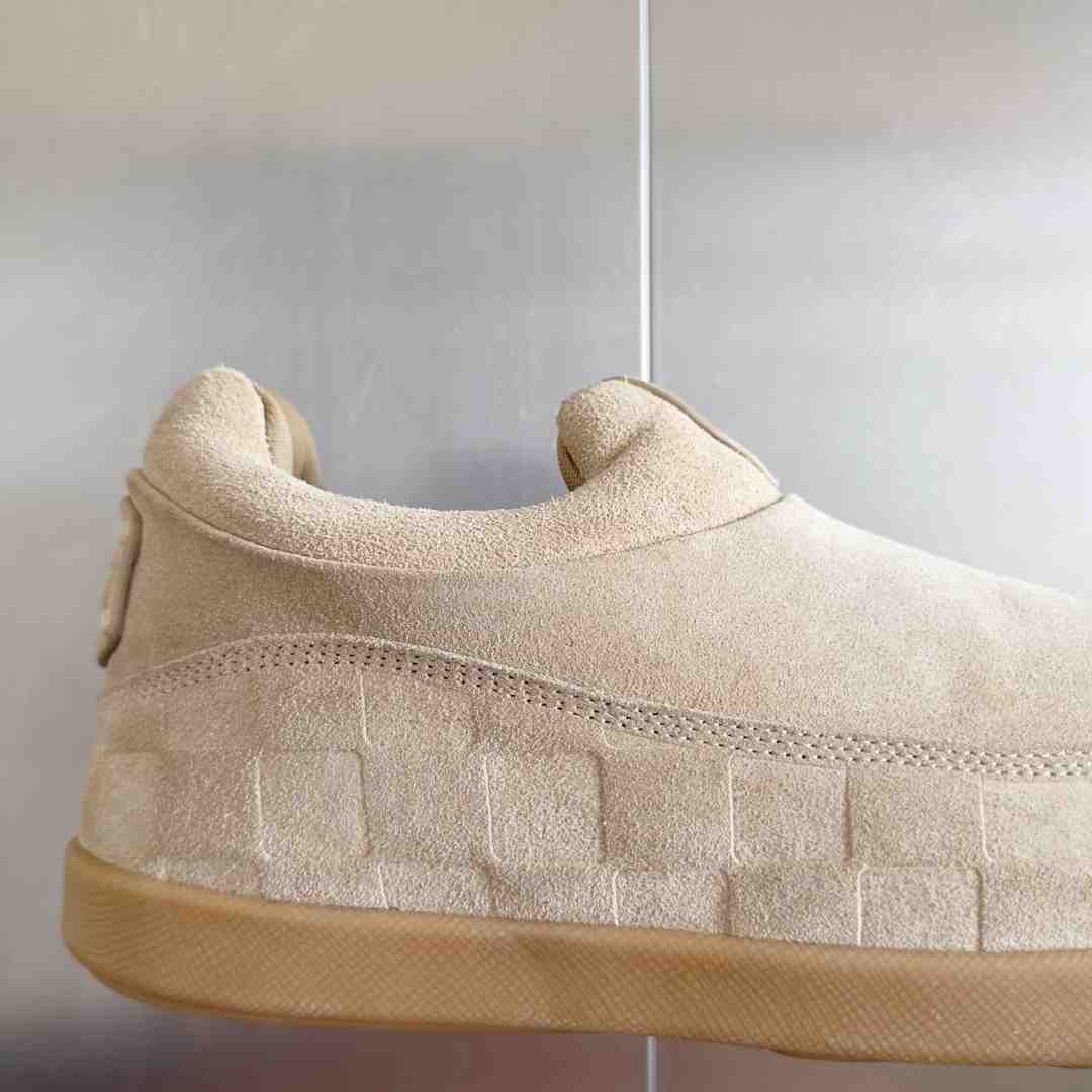 Louis Vuitton LV Yeti Slip On    - EUR FASHION