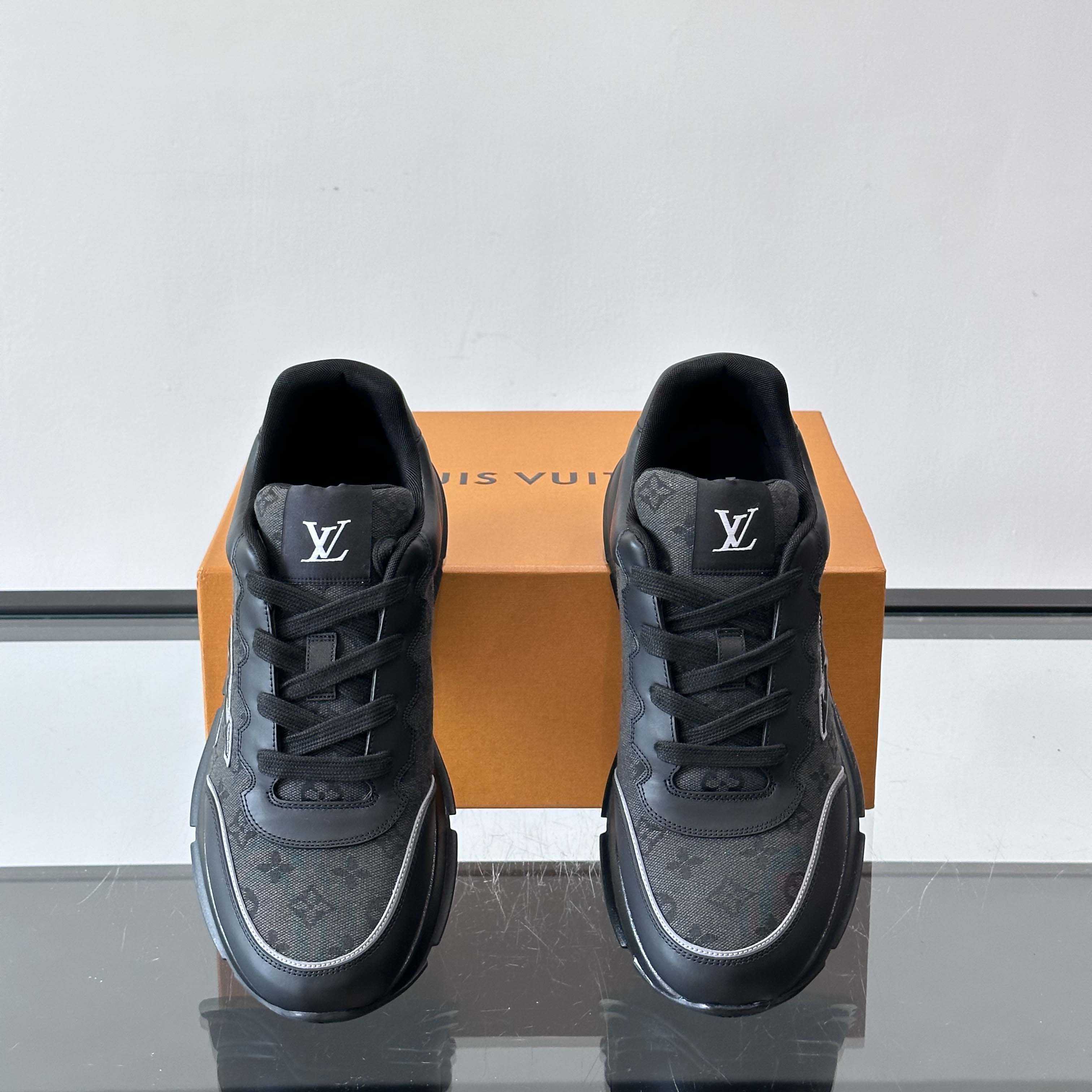 Louis Vuitton LV Classic Sneaker - EUR FASHION