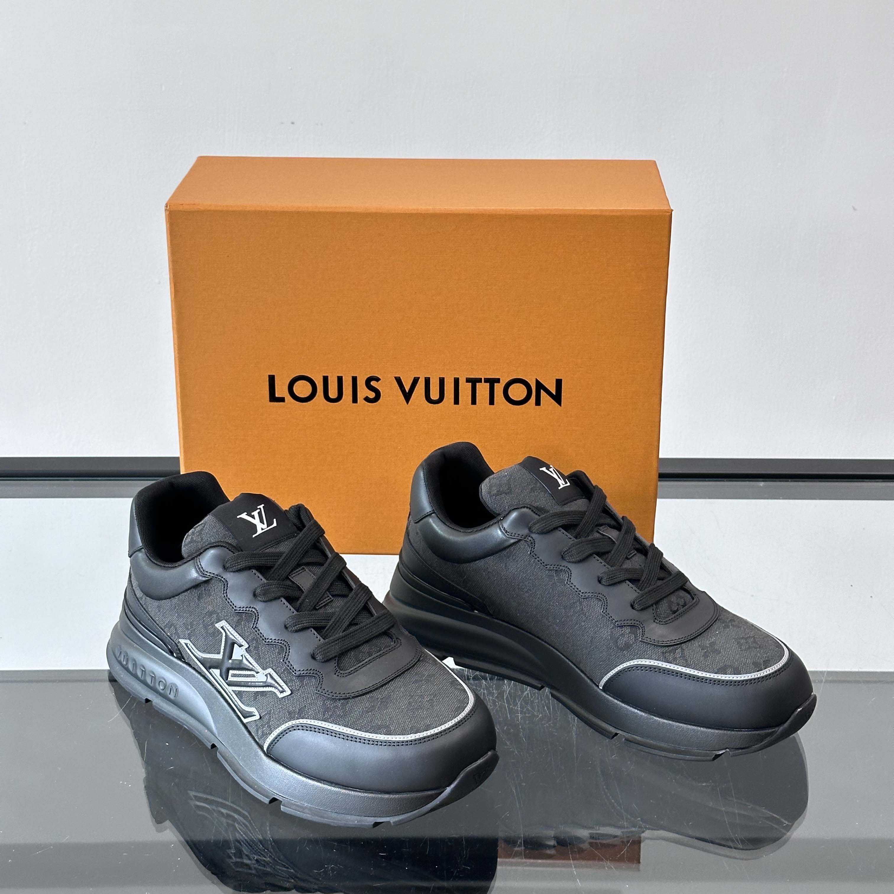 Louis Vuitton LV Classic Sneaker - EUR FASHION