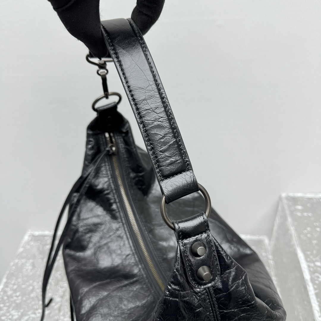 Balenciaga Le City Hobo Bag Medium In Black - EUR FASHION